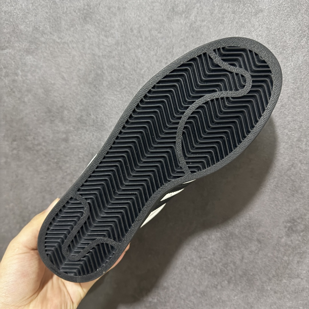 图片[9]-【H11顶级头层版】adidas originals Superstar 2 贝壳头 简约经典 舒适时尚 复古板鞋 男女同款 黑白 货号：JI0124 全新升级版 皮料改进至头层原厂皮 原盒 原底原料 开模打造 原厂织唛鞋标 高精密准度 原楦原纸板开发 匹配原版98%以上 后跟垫棉独家呈现 反口里弧度正确 原厂鞋垫 背胶 后跟电绣针数 与正品一致 原厂皮料 原厂车缝线 质感无敌 皮料切割干净 无任何毛边 清洁度细节完美 进口港宝加持 后跟自然饱满 还原公司包裹性 鞋面采用原装数据贴合技术 全方位贴合包裹脚型 鞋跟部鞋底牵引设计 提供强大的抓地性能 更适应不同实战场地路面 尺码：35.5 36 36.5 37.5 38 38.5 39 40 40.5 41 42 42.5 43 44 45-选品中心