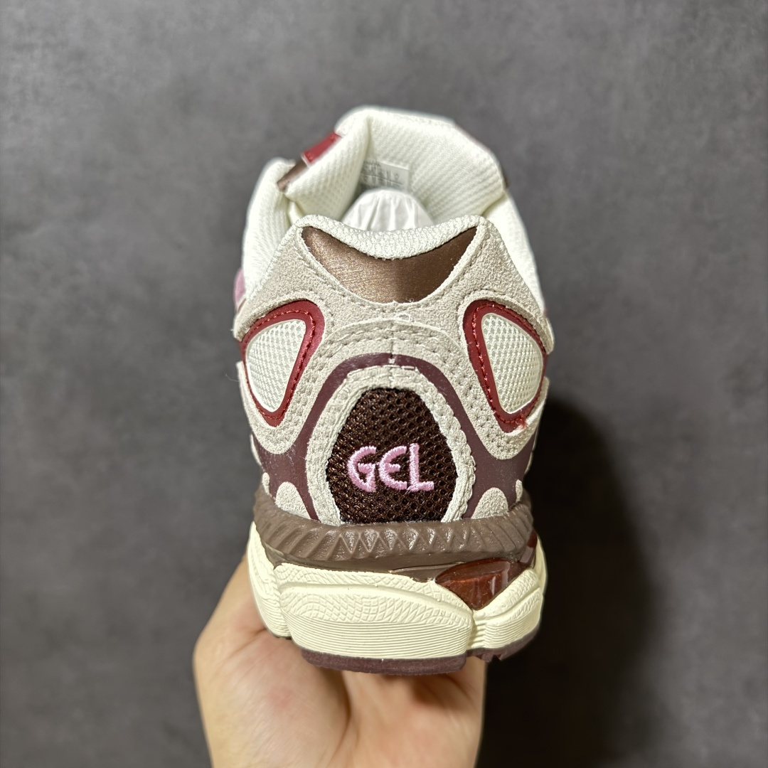 图片[4]-【公司级】Asics Gel-NYC 亚瑟士运动休闲透气专业跑鞋 鞋面采用反绒皮与网布拼接 透气舒适兼具休闲时尚 结合简明的配色 展现品牌的传承 及引领复古流行的主题 虎爪造型的LOGO 鞋身稳定包裹系统 支撑鞋身 经典宽大鞋型配备防偏移设计 提升包裹性 穿着舒适 鞋面透气孔设计 提供透气性 货号： 1203A788-100 尺码：36 37 37.5 38 39 39.5 40 40.5 41.5 42 42.5 43.5 44 45 46 47-选品中心