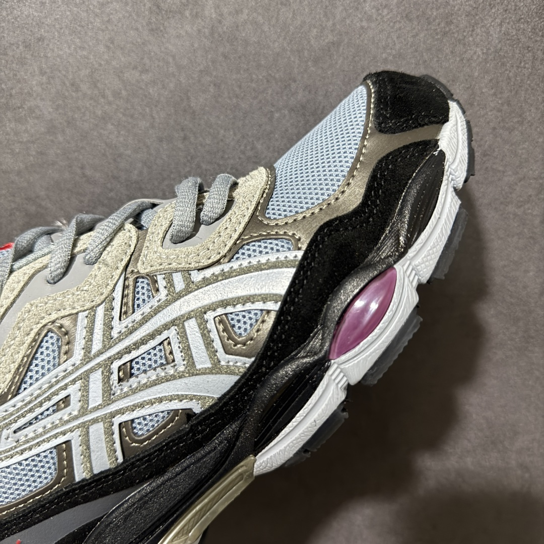 图片[8]-【公司级】Asics Gel-NYC 亚瑟士运动休闲透气专业跑鞋 鞋面采用反绒皮与网布拼接 透气舒适兼具休闲时尚 结合简明的配色 展现品牌的传承 及引领复古流行的主题 虎爪造型的LOGO 鞋身稳定包裹系统 支撑鞋身 经典宽大鞋型配备防偏移设计 提升包裹性 穿着舒适 鞋面透气孔设计 提供透气性 货号： 1203A383-024 尺码：36 37 37.5 38 39 39.5 40 40.5 41.5 42 42.5 43.5 44 45 46 47-选品中心