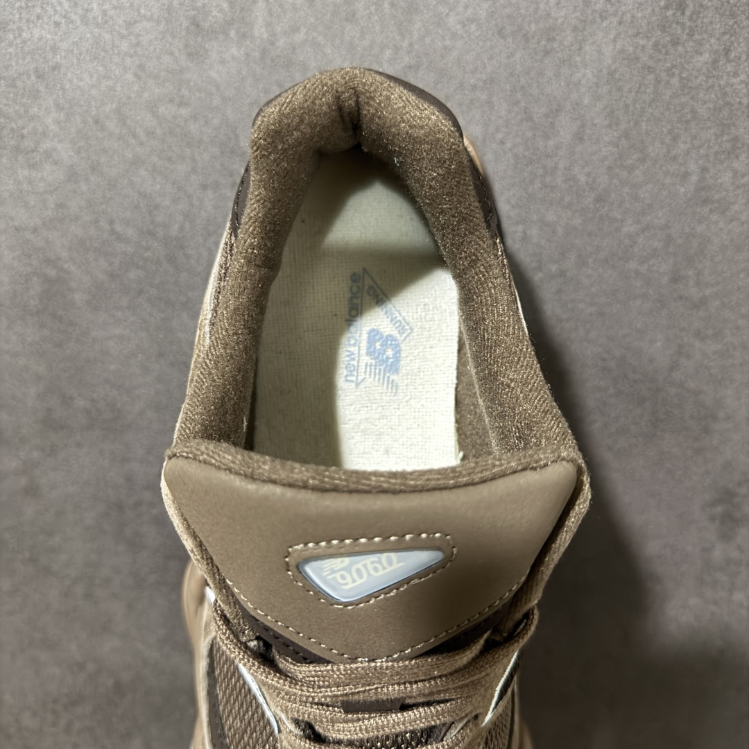 图片[6]-【公司级】New Balance 9060系列 新百伦 复古休闲运动慢跑鞋 鞋面大身由空间双格及磨砂鞋面拼接而生 采用大面积网眼以及麂皮材质覆盖鞋身 还原经典气质 搭载ABZORB避震科技 由泡沫聚酯制成 上脚可以有效减少由鞋底反弹对身体及双腿的冲击力 货号： U9060622 尺码： 36 37 37.5 38 38.5 39.5 40 40.5 41.5 42 42.5 43 44 45-选品中心