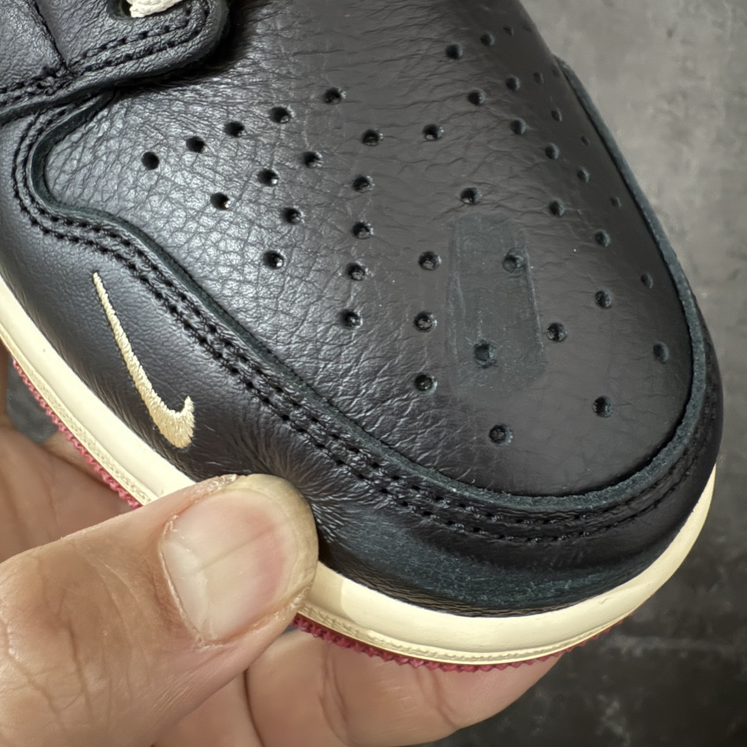 图片[5]-【DT版本】Nigel Sylvester x Air Jordan 1 Low OG Nitro \”Better With Time\” 低帮 黑白红 AJ1低邦 白黑红 尿渍2.0 男女同款 乔丹篮球鞋系列 IB8958-001 全新og系列出货 国内一线头部知名大厂出品 高端外贸零售专供品质 原鞋原楦头纸板开发 原厂气垫 原厂竖纹防尘纸 极致一眼正品既视感 整体楦型最大限度还原公司正品 尺码：40 40.5 41 42 42.5 43 44 44.5 45 46 47.5-选品中心