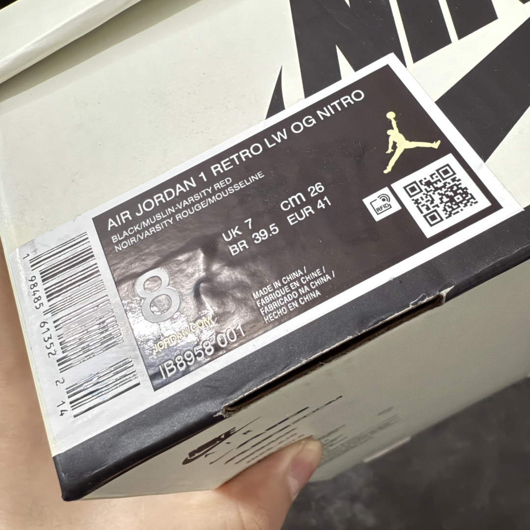 图片[10]-【DT版本】Nigel Sylvester x Air Jordan 1 Low OG Nitro \”Better With Time\” 低帮 黑白红 AJ1低邦 白黑红 尿渍2.0 男女同款 乔丹篮球鞋系列 IB8958-001 全新og系列出货 国内一线头部知名大厂出品 高端外贸零售专供品质 原鞋原楦头纸板开发 原厂气垫 原厂竖纹防尘纸 极致一眼正品既视感 整体楦型最大限度还原公司正品 尺码：40 40.5 41 42 42.5 43 44 44.5 45 46 47.5-选品中心