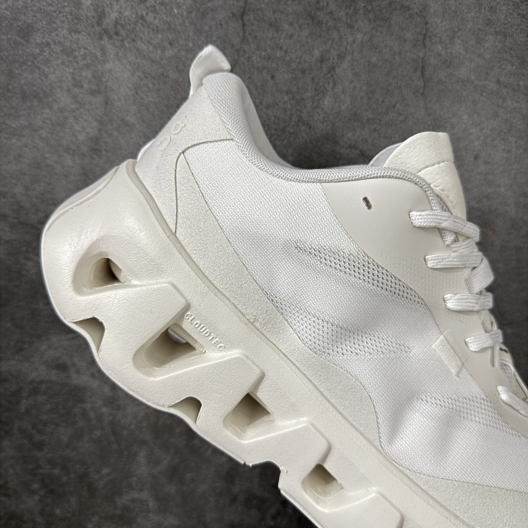 图片[7]-【OG纯原】KITH x ON 昂跑联名 Cloudswift K-Tech 1 系列 3MG10775560 低帮休闲跑步鞋 大厂出品 原版有1比1打造 配件齐全 外贸专供 尺码最大做到46码 市面最高还原度版本 打造最强品质 没有之一 全新开发的鞋面结构，用高透气网布拼了大面积的合成麂皮。这种材质碰撞脱离了普通跑鞋的塑料感，更有时装质感；搭载了On的CloudTec缓震科技和Helion超级泡棉，全新的Cloudswift鞋底结构，脚感和支撑性都拉满，外底还直接刻上了Kith的字母组合，彰显联名身份；翻开鞋底，是定制的Kith Monogram老花外底，既保留了On的专业感，又带点Kith标志性的精致灰调。 男货号：3MG10775560（2026.03.06发售） 女货号：3WG10705560 尺码：36 36.5 37.5 38 38.5 39 40 40.5 41 42 42.5 43 44 44.5 45 46-选品中心