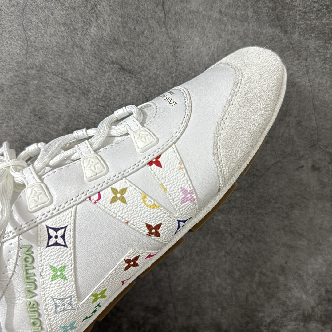 图片[6]-【纯原版】LV SNEAKERWA 芭蕾运动鞋 LV Sneakenina 芭蕾运动鞋为柔软羊皮 革勾勒绒面牛皮革饰边，再以mono grammar 帆布抒写侧面LV字母，将芭蕾舞鞋的轻盈构型与运动鞋的舒适感合二为一。Sacdetto 工艺和TPU外底完善整体，可灵活驾驭各式造型。 尺码：35、36 、37、38、39、40-选品中心