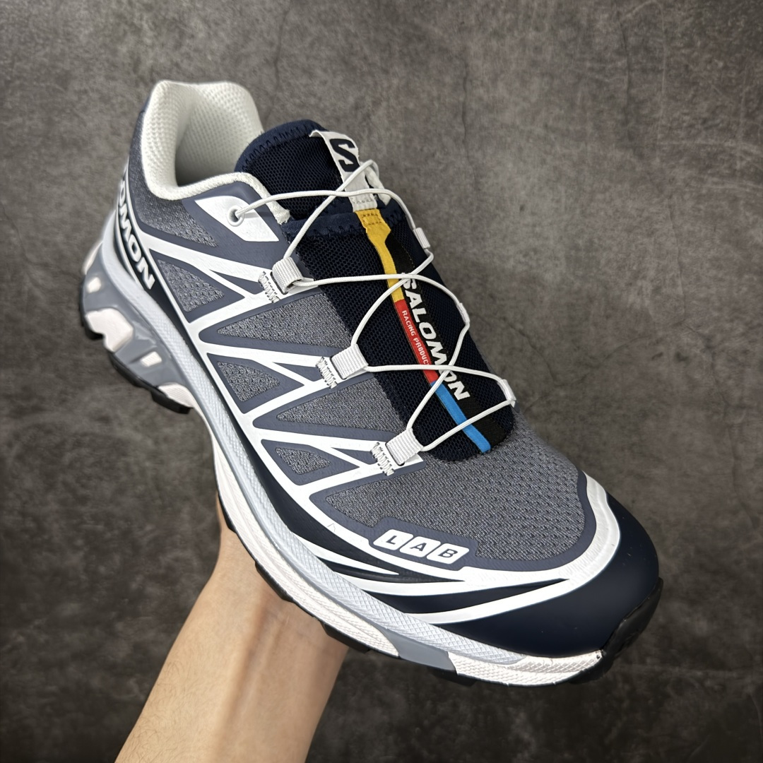 图片[3]-【纯原W1版】 Salomon XT-6 Expanse 一代 萨洛蒙复古潮流户外机能登山跑鞋 478640 纯原外贸平台特供订单 耗时半年巨作 全套原纸板楦头开发 原厂特供网布配套加持 确保原汁原味 完美呈现版型 原档数据独家私模五层组合大底 原装Ortholite轻量化鞋垫 中底布带钢印编号 原厂TPU锁扣 进口港宝加持 后跟自然饱满 还原公司包裹性 鞋面以“锯齿”状的包裹系统呈现 在基色底之下加入了各种色点缀 将公司的最新技术和时尚前卫的造型融入耐用的长跑款式中 鞋面由 TPU 薄膜制成 并焊接在高耐磨网眼上 使其既时尚又坚固 由 ACS底盘支撑 可增强稳定性和支撑力 以及由橡胶凸耳 Contragrip外底覆盖的 EVA 缓冲中底 旨在应对崎岖的地形 鞋舌上的彩色Salomon 标签、Quicklace 系统以及鞋头、鞋舌和鞋跟上的附加品牌使细节更加完美 让穿着者可以轻松驾驭户外与通勤下的任何运动生活场景 无缝鞋身户外随意纵横 颜值与脚感兼备 出街通勤 绝对非常吸睛 你值得拥有 尺码：36 36.5 37.5 38 38.5 39 40 40.5 41 42 42.5 43 44 44.5 45-选品中心