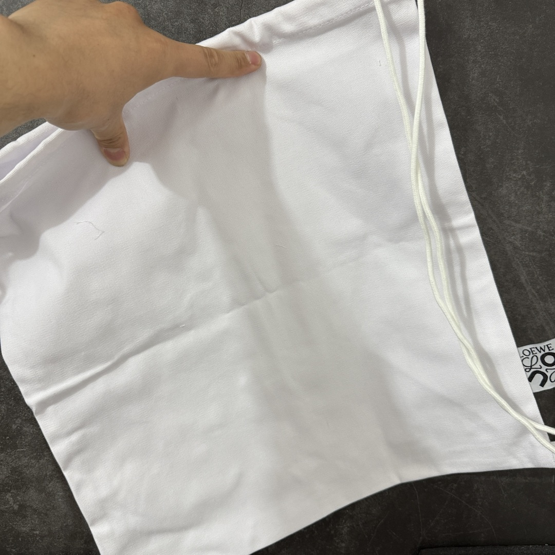 图片[10]-【莞产顶级】LOEWE罗意威 x ON昂跑 联名款 Cloudsolo系列 •原鞋一致橡胶底 原版高弹MD 加爆米花料 •正确后跟小蛮腰 •Logo立体有光泽度 •正确鞋头饱满立体 •鞋舌TPU立体高频 •正确鞋面网布多层厚实材料 •后跟织带高频立体 织带上浆加硬 •正确鞋带头滴胶柔软 •正确鞋垫前薄后厚有弹性（欧奈斯材料，非普通海玻璃） 尺码：36 36.5 37 37.5 38 38.5 39 40 40.5 41 42 42.5 43 44 44.5 45 46（真半码）-选品中心