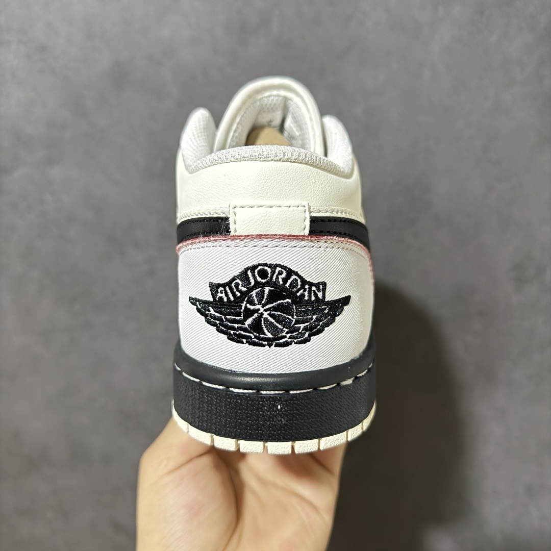 图片[4]-【K版纯原】Air Jordan AJ1 Low 低帮 IV5325-133 全新流水线出品 市场第二梯队最强版 全部原鞋开发 原楦原纸板开发 全鞋电脑针车 原厂内置全掌气垫 原盒内在原标 唯一Zp原版鞋带绑法 免检产品 全新2022版型 全头层皮料 完美零毛边处理 原厂配置全掌气垫 价格定位良心 新配色陆续出货 尺码：36-46-选品中心
