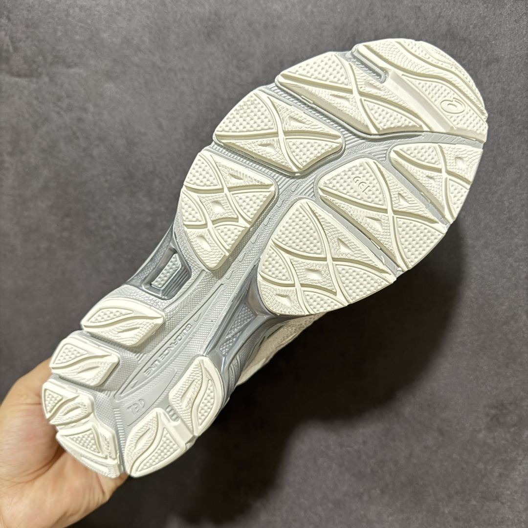 图片[9]-【公司级】亚瑟士Asics GEL-NYC 时尚舒适复古休闲运动跑步鞋原档数据开发，透气MONO纱鞋面，高效散热保持干爽，立体包裹贴合足型。GEL缓震胶+FFBLAST中底，轻量回弹，减少能量损耗。AHAR+耐磨外底，抓地力与耐久度双升级。 货号：1203A739-100 尺码：36 37 37.5 38 39 39.5 40.5 41.5 42 42.5 43.5 44 44.5 45 46-选品中心