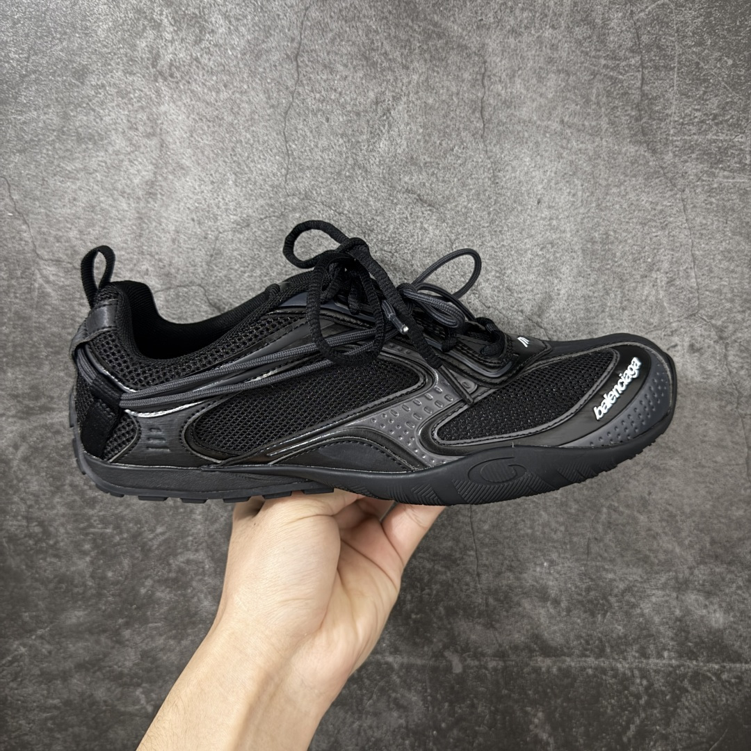 【XA版本】Balenciaga巴黎世家 Radar 圆头系带 做旧效果 低帮 生活休闲鞋 男款 黑色 巴黎世家25代 轻薄款经典黑出货 这个非常适合春夏季 很薄很轻 摆脱了巴黎世家往昔那种笨重的观念 尺码：35-46-选品中心