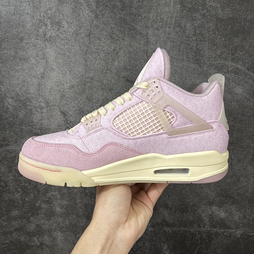 图片[2]-【KZ纯原版】Air Jordan 4 Retro \”Denim Iced Carmine\” 冰莓粉牛仔 AJ4 乔丹4代 aj4 乔4 粉色丹宁牛仔 乔丹篮球鞋系列 原汁原味完美呈现四代版型 一比一鞋头弧度高度趴度鞋身弧度 原厂麂皮绒皮料材质 数据细节工艺流程均保持公司一致 细节品控鞋型随意秒杀市面版本 原厂TPU网格鞋带扣 正确内里网布 菱角分明不变形无多余毛边 柔软性质感一致于原鞋 原厂织唛标 原厂飞人电绣工艺 独家绑鞋带手法 印刷中底布 四线拉帮 米色美纹纸贴合固定 进口港宝加持 后跟自然饱满 全鞋荧光划线卡点 追求极致完美 每一双都是工艺品 多重QC质检 超越公司货的品控标准 实实在在的免检产品 尺码：36-48.5-选品中心