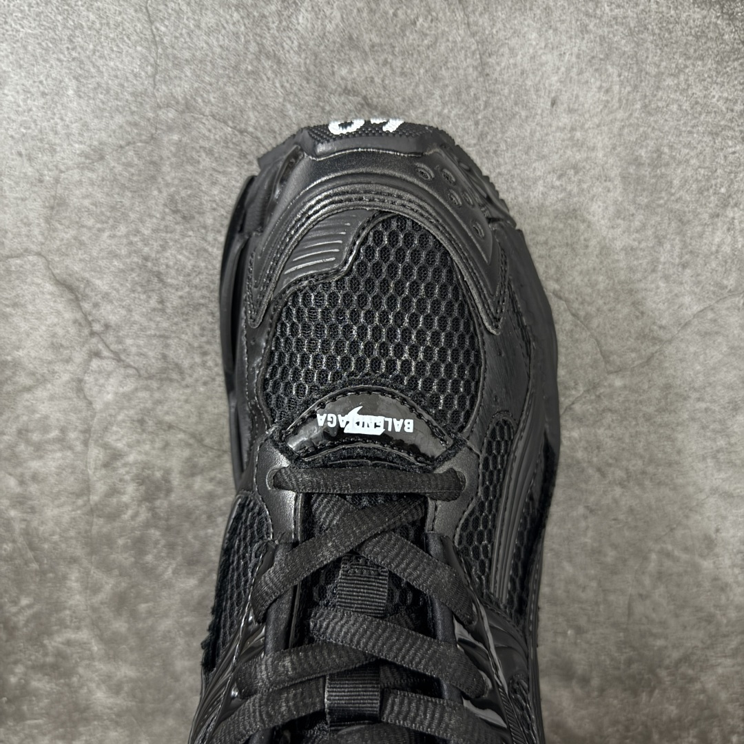 图片[5]-【VG版本】巴黎世家 七代半灯鞋Balenciaga 巴黎7.5巴黎世家 最新配色潮流复古休闲鞋 独家采用大容量锂电，反复按压10万次不会坏， 1.锂电池：3.7V 602040 450毫安时 1.65瓦时 2. 驱动IC：11种模式的开/关切换 通过溢胶、做旧、缝线等细节， 展示了设计师 Demna 的运动鞋风格， 用一双「旧鞋」传递复古感，后侧板、 翘起的鞋头，则展示了 Demna 在结构上的未来构想； 原装大盒从里到外一切百分百还原官方配置 顶级专供碾压一切版本 尺码：35-46-选品中心