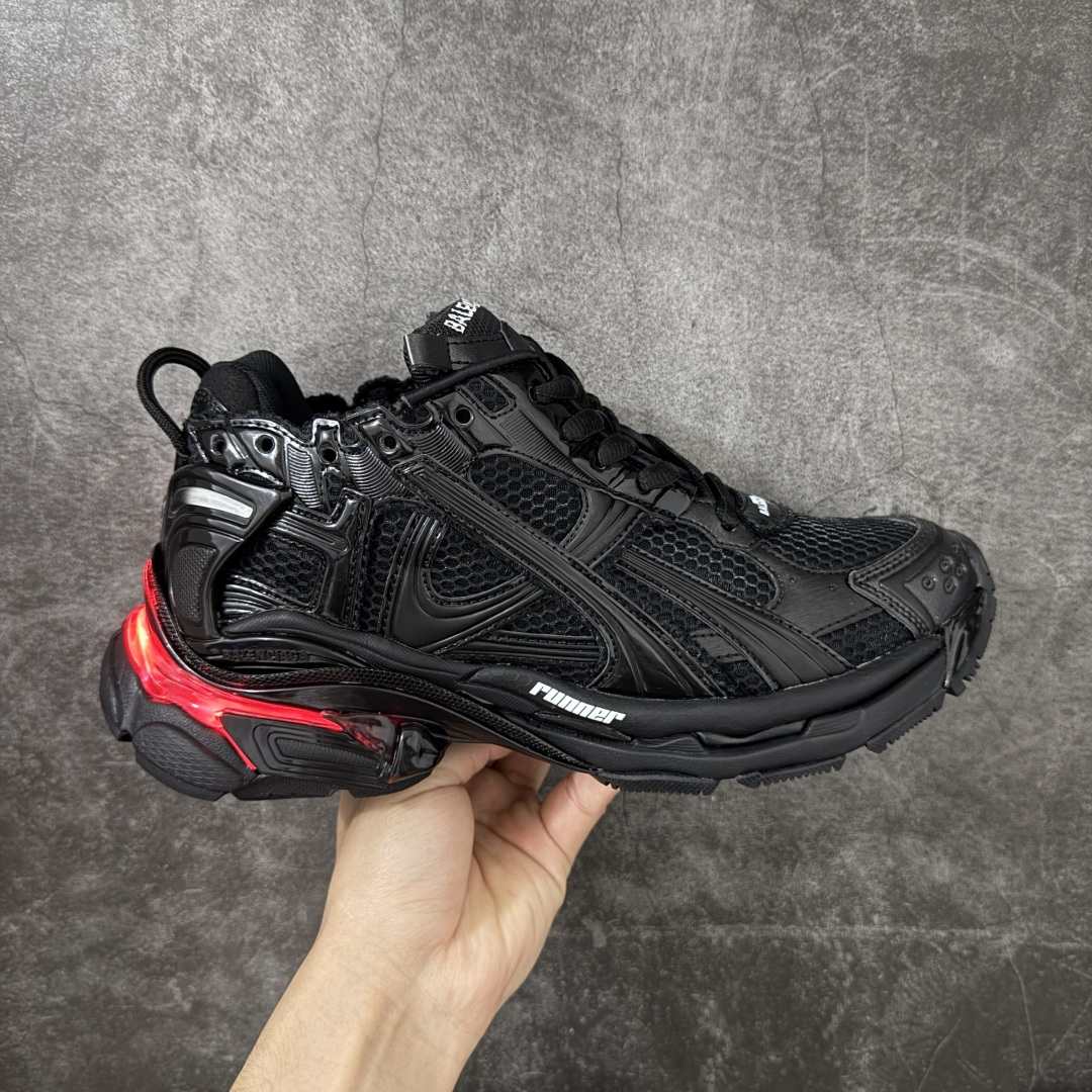 【VG版本】巴黎世家 七代半灯鞋Balenciaga 巴黎7.5巴黎世家 最新配色潮流复古休闲鞋 独家采用大容量锂电，反复按压10万次不会坏， 1.锂电池：3.7V 602040 450毫安时 1.65瓦时 2. 驱动IC：11种模式的开/关切换 通过溢胶、做旧、缝线等细节， 展示了设计师 Demna 的运动鞋风格， 用一双「旧鞋」传递复古感，后侧板、 翘起的鞋头，则展示了 Demna 在结构上的未来构想； 原装大盒从里到外一切百分百还原官方配置 顶级专供碾压一切版本 尺码：35-46-选品中心