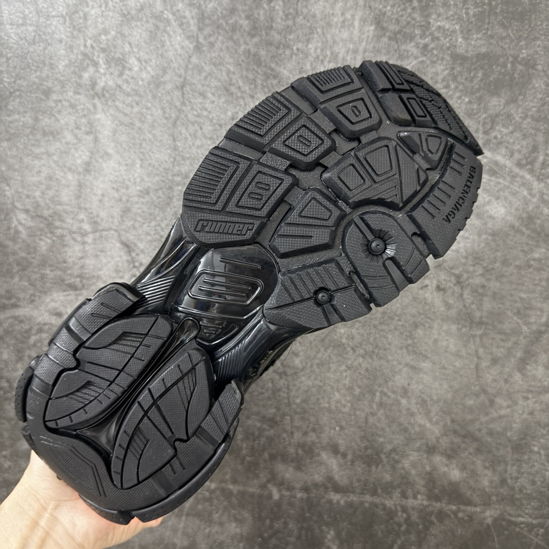 图片[9]-【VG版本】巴黎世家 七代半灯鞋Balenciaga 巴黎7.5巴黎世家 最新配色潮流复古休闲鞋 独家采用大容量锂电，反复按压10万次不会坏， 1.锂电池：3.7V 602040 450毫安时 1.65瓦时 2. 驱动IC：11种模式的开/关切换 通过溢胶、做旧、缝线等细节， 展示了设计师 Demna 的运动鞋风格， 用一双「旧鞋」传递复古感，后侧板、 翘起的鞋头，则展示了 Demna 在结构上的未来构想； 原装大盒从里到外一切百分百还原官方配置 顶级专供碾压一切版本 尺码：35-46-选品中心