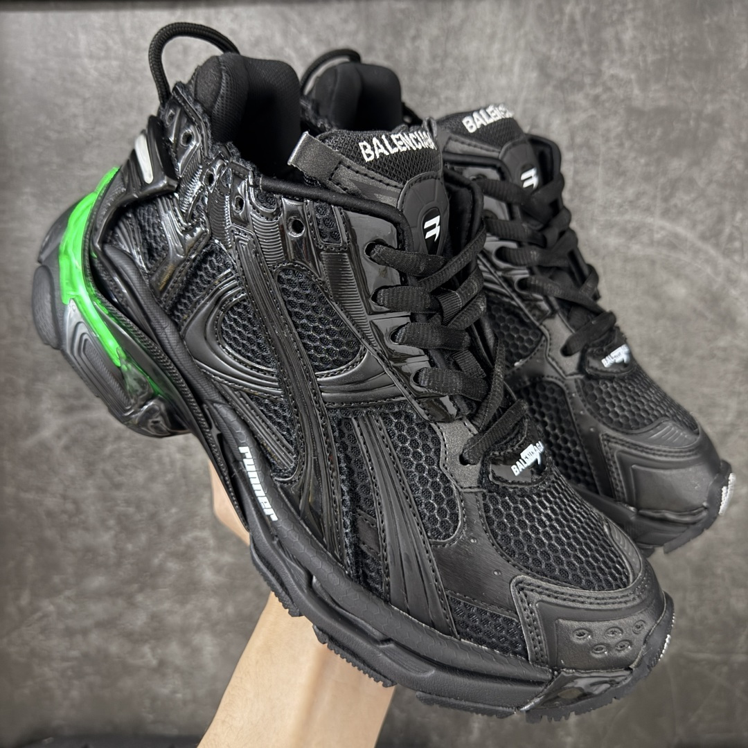 【VG版本】巴黎世家 七代半灯鞋Balenciaga 巴黎7.5巴黎世家 最新配色潮流复古休闲鞋 独家采用大容量锂电，反复按压10万次不会坏， 1.锂电池：3.7V 602040 450毫安时 1.65瓦时 2. 驱动IC：11种模式的开/关切换 通过溢胶、做旧、缝线等细节， 展示了设计师 Demna 的运动鞋风格， 用一双「旧鞋」传递复古感，后侧板、 翘起的鞋头，则展示了 Demna 在结构上的未来构想； 原装大盒从里到外一切百分百还原官方配置 顶级专供碾压一切版本 尺码：35-46-选品中心