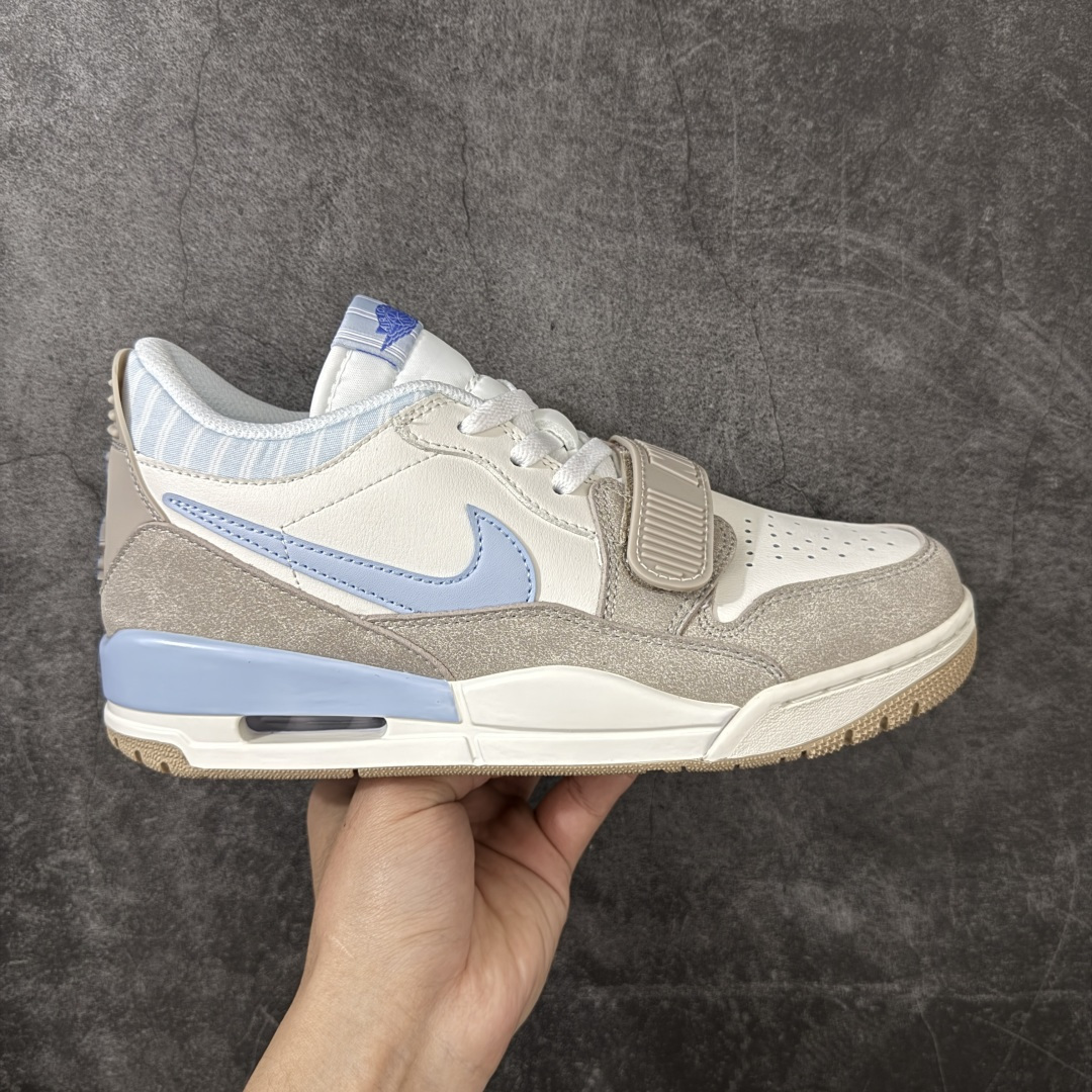 【纯原N版】Air Jordan Legacy AJ312 Low 低帮复古篮球鞋灰蓝 IR7563-141 市场最强独一档产物 全套原纸板楦头开发 原厂大底磨具加持立体防滑纹理 原档数据后跟TPU子母扣魔术贴 原装可视Air Sole气垫 原汁原味最完美的312代版型 唯一正确鞋头趴度弧度高度鞋身腰线 进口港宝加持 后跟自然饱满 全鞋荧光划线卡点 追求极致完美 每一双都是工艺品 多重QC质检 超越公司货的品控标准 实实在在的免检产品 鞋身采用了皮革材质打造 横跨鞋面的魔术贴十分吸睛 侧面的Swoosh Logo的一部分被鞋面遮挡了一部分 颇具玩味 魔术贴上标有NK标识 而鞋舌上是Jordan的经典红色飞翼Logo 后跟和鞋底均采用了AJ3的设计 后跟上同样也使用了经典的爆裂纹图案 尺码：36-47.5-选品中心