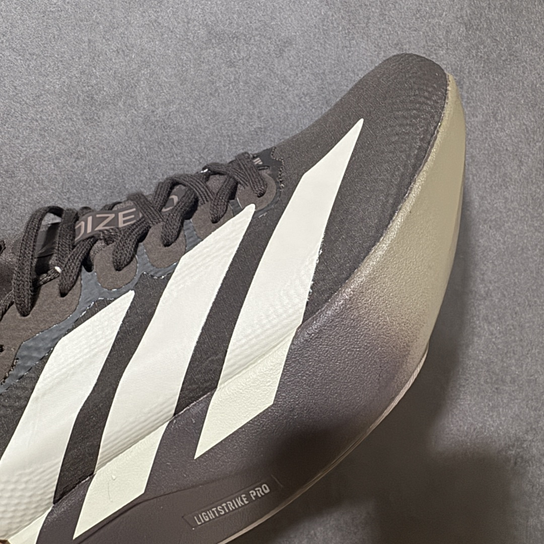 图片[8]-【公司级】Adidas Adizero Evo SL 阿迪超轻透气缓震跑鞋  #以令人难以置信的138克重量，刷新了跑鞋轻量化的记录，阿迪在材料科学和工艺技术上的深厚积累。  #全新鞋款采用Lightweight Upper材料，让穿着者几乎能够体验到一种\”裸足\”的感觉 货号：KJ2002  尺码：36 36.5 37 38 38.5 39 40 40.5 41 42 42.5 43 44 44.5 45-选品中心