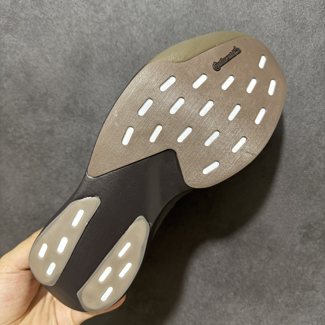 图片[9]-【公司级】Adidas Adizero Evo SL 阿迪超轻透气缓震跑鞋  #以令人难以置信的138克重量，刷新了跑鞋轻量化的记录，阿迪在材料科学和工艺技术上的深厚积累。  #全新鞋款采用Lightweight Upper材料，让穿着者几乎能够体验到一种\”裸足\”的感觉 货号：KJ2002  尺码：36 36.5 37 38 38.5 39 40 40.5 41 42 42.5 43 44 44.5 45-选品中心