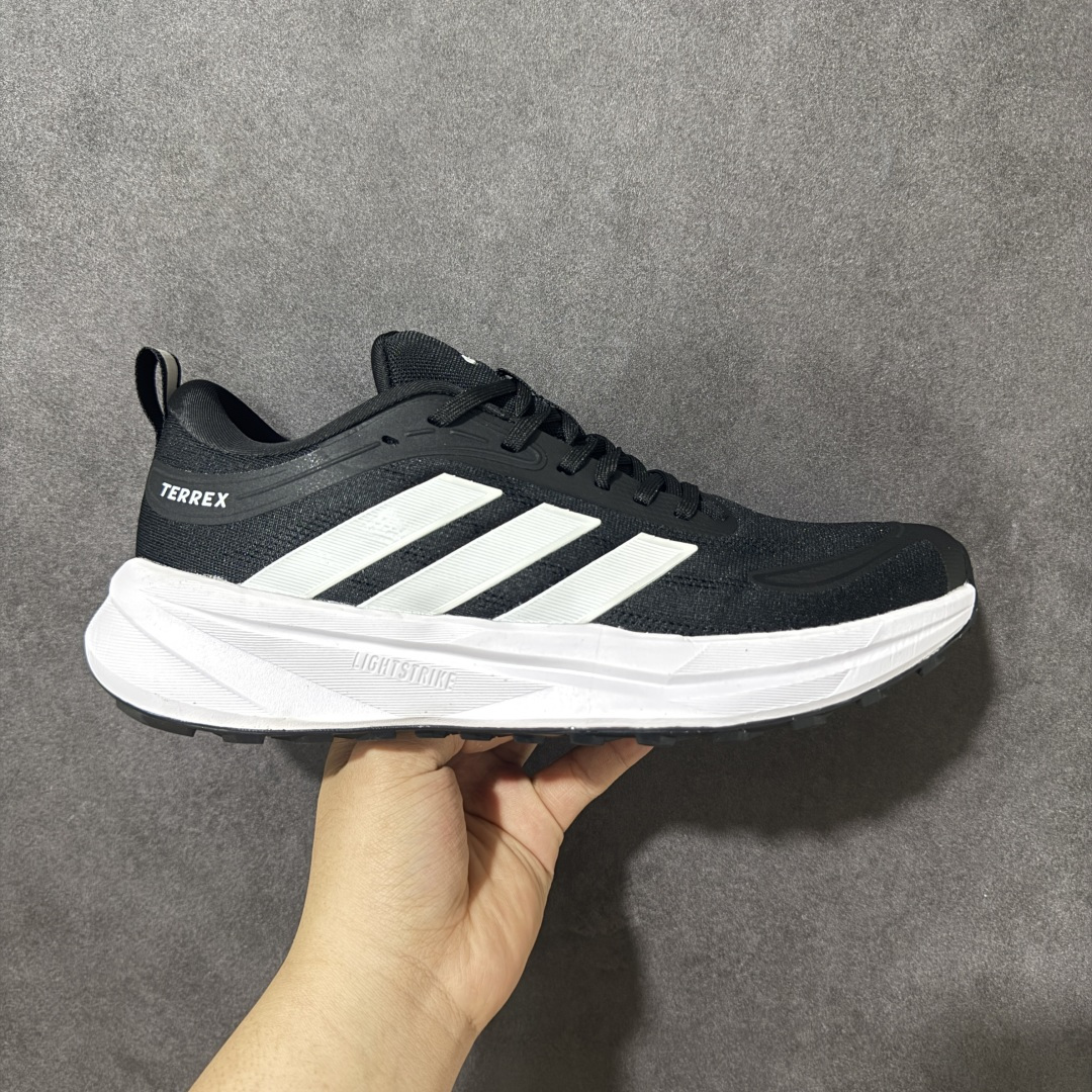 【公司级】阿迪达斯 ADIDAS 男鞋 TERREX AGRAVIC LT 户外超轻缓震回弹越野跑鞋网材鞋面 在户外环境保持舒适脚感，中底采用 Lightstrike 轻质泡棉材料，提供缓冲的同时增加能量反馈，其特点主要表现为韧劲十足、重量轻、耐造，适合长时间户外运动。时尚潮流，易于搭配，运动款式。 货号：D26881 尺码： 40-45 编码： MGB260270-选品中心