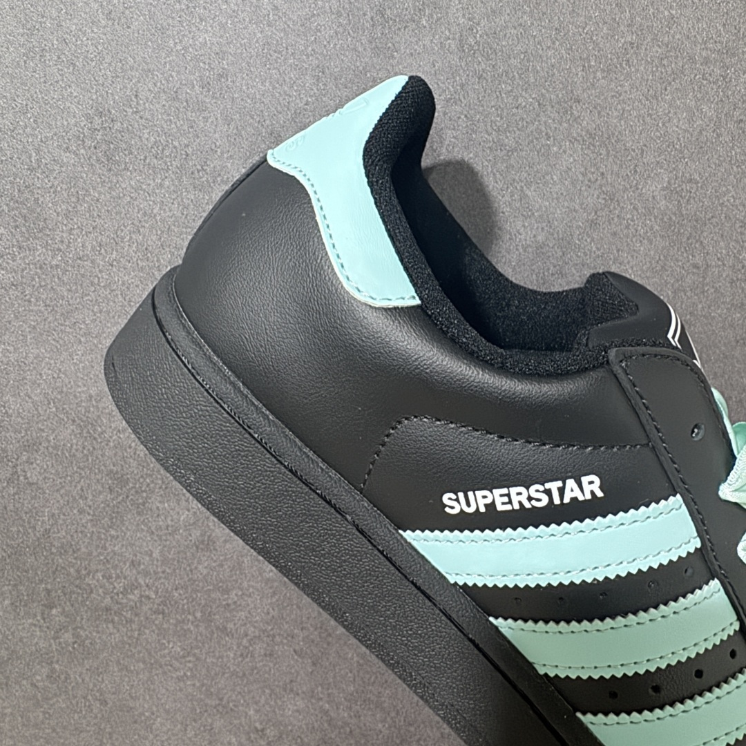 图片[7]-【H11顶级头层版】adidas originals Superstar 2 贝壳头 简约经典 舒适时尚 复古板鞋 男女同款 黑白 货号： 全新升级版 皮料改进至头层原厂皮 原盒 原底原料 开模打造 原厂织唛鞋标 高精密准度 原楦原纸板开发 匹配原版98%以上 后跟垫棉独家呈现 反口里弧度正确 原厂鞋垫 背胶 后跟电绣针数 与正品一致 原厂皮料 原厂车缝线 质感无敌 皮料切割干净 无任何毛边 清洁度细节完美 进口港宝加持 后跟自然饱满 还原公司包裹性 鞋面采用原装数据贴合技术 全方位贴合包裹脚型 鞋跟部鞋底牵引设计 提供强大的抓地性能 更适应不同实战场地路面 尺码：35.5 36 36.5 37.5 38 38.5 39 40 40.5 41 42 42.5 43 44 45-选品中心