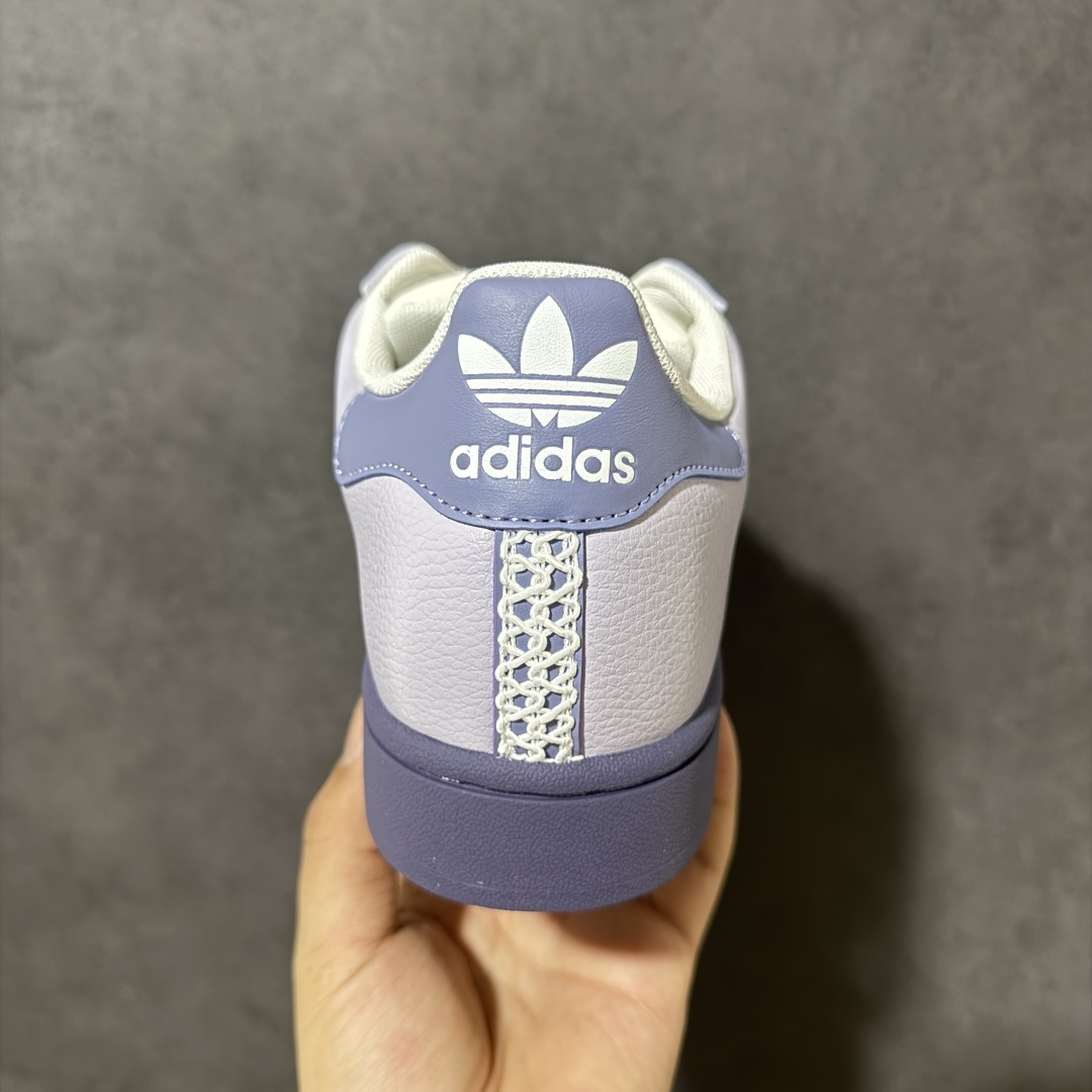 图片[4]-【H11顶级头层版】adidas originals Superstar 2 贝壳头 简约经典 舒适时尚 复古板鞋 男女同款 黑白 货号：KJ4210 全新升级版 皮料改进至头层原厂皮 原盒 原底原料 开模打造 原厂织唛鞋标 高精密准度 原楦原纸板开发 匹配原版98%以上 后跟垫棉独家呈现 反口里弧度正确 原厂鞋垫 背胶 后跟电绣针数 与正品一致 原厂皮料 原厂车缝线 质感无敌 皮料切割干净 无任何毛边 清洁度细节完美 进口港宝加持 后跟自然饱满 还原公司包裹性 鞋面采用原装数据贴合技术 全方位贴合包裹脚型 鞋跟部鞋底牵引设计 提供强大的抓地性能 更适应不同实战场地路面 尺码：35.5 36 36.5 37.5 38 38.5 39 40 40.5 41 42 42.5 43 44 45-选品中心