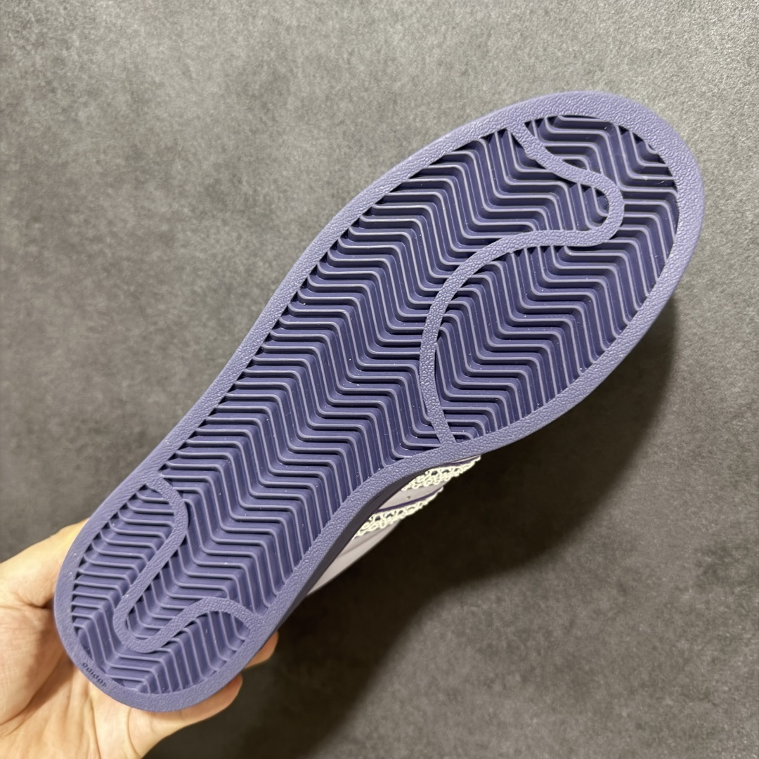 图片[9]-【H11顶级头层版】adidas originals Superstar 2 贝壳头 简约经典 舒适时尚 复古板鞋 男女同款 黑白 货号：KJ4210 全新升级版 皮料改进至头层原厂皮 原盒 原底原料 开模打造 原厂织唛鞋标 高精密准度 原楦原纸板开发 匹配原版98%以上 后跟垫棉独家呈现 反口里弧度正确 原厂鞋垫 背胶 后跟电绣针数 与正品一致 原厂皮料 原厂车缝线 质感无敌 皮料切割干净 无任何毛边 清洁度细节完美 进口港宝加持 后跟自然饱满 还原公司包裹性 鞋面采用原装数据贴合技术 全方位贴合包裹脚型 鞋跟部鞋底牵引设计 提供强大的抓地性能 更适应不同实战场地路面 尺码：35.5 36 36.5 37.5 38 38.5 39 40 40.5 41 42 42.5 43 44 45-选品中心