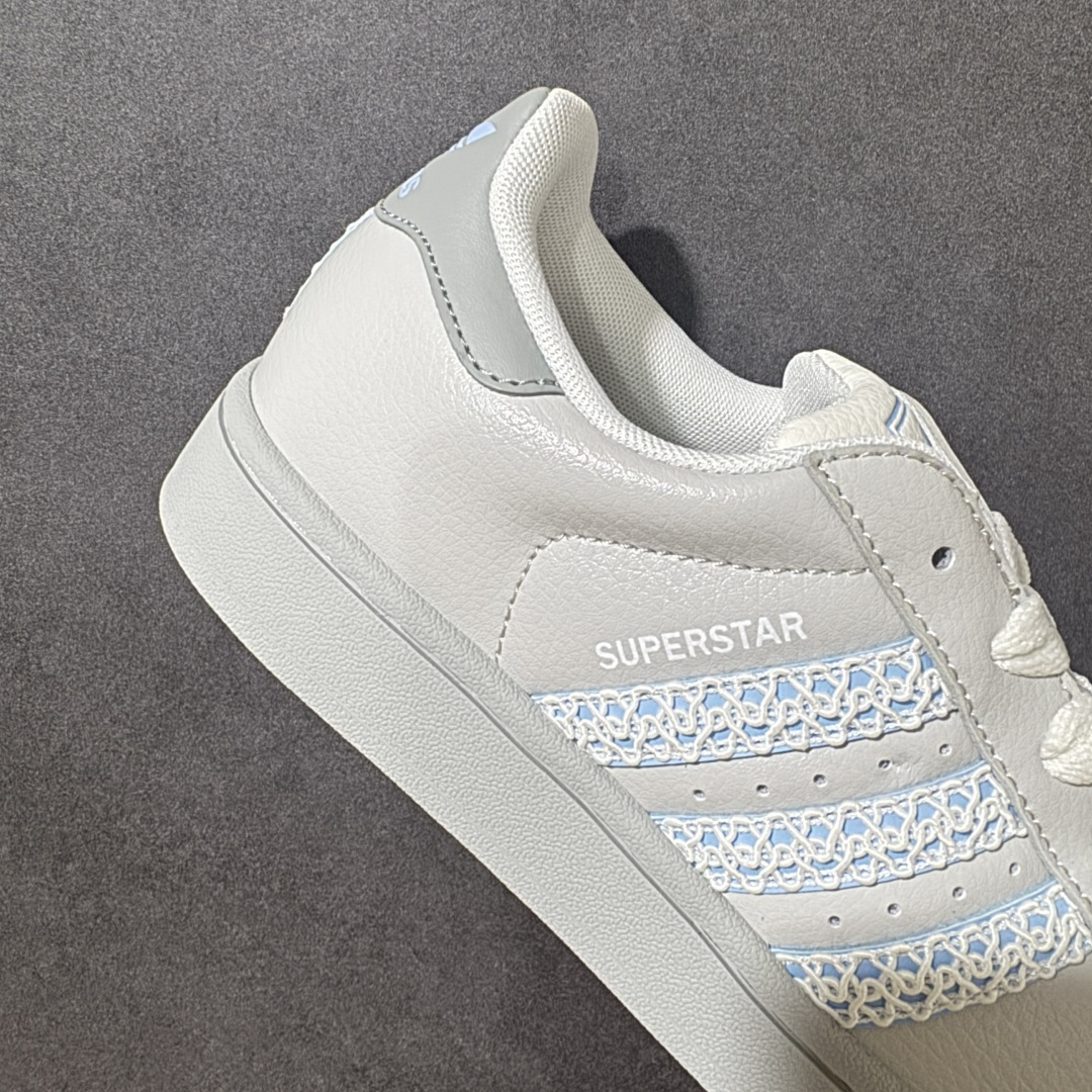 图片[7]-【H11顶级头层版】adidas originals Superstar 2 贝壳头 简约经典 舒适时尚 复古板鞋 男女同款 黑白 货号：JQ8729 全新升级版 皮料改进至头层原厂皮 原盒 原底原料 开模打造 原厂织唛鞋标 高精密准度 原楦原纸板开发 匹配原版98%以上 后跟垫棉独家呈现 反口里弧度正确 原厂鞋垫 背胶 后跟电绣针数 与正品一致 原厂皮料 原厂车缝线 质感无敌 皮料切割干净 无任何毛边 清洁度细节完美 进口港宝加持 后跟自然饱满 还原公司包裹性 鞋面采用原装数据贴合技术 全方位贴合包裹脚型 鞋跟部鞋底牵引设计 提供强大的抓地性能 更适应不同实战场地路面 尺码：35.5 36 36.5 37.5 38 38.5 39 40 40.5 41 42 42.5 43 44 45-选品中心