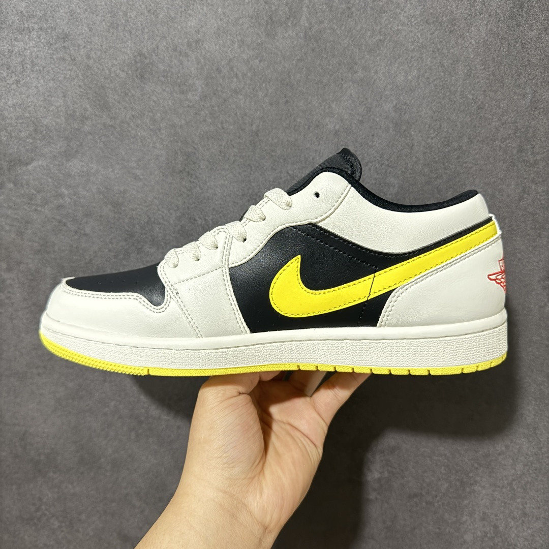 图片[2]-【H11版本】Nike Air Jordan 1 Low SE 小倒钩6.0情侣 AJ1 乔一 舒适贴合 防滑耐磨 低帮 复古篮球鞋 男女同款 米黄色 货号：553558-011 尺码：35.5 36 36.5 37.5 38 38.5 39 40 40.5 41 42 42.5 43 44 45 46 47.5 46 47.5 #H11顶级纯原 纯原外贸平台特供订单 #全套原纸板楦头开发 #原厂特供材料配套加持 #确保原汁原味 完美呈现版型 #原档数据独家私模大底 #男女鞋同步官方开发至47.5 #原装进口轻量化鞋垫 #进口港宝加持 后跟自然饱满 还原公司包裹性 #鞋面采用原装数据贴合技术 #全方位贴合包裹脚型 #鞋跟部鞋底牵引设计 #提供强大的抓地性能 #更适应不同实战场地路面-选品中心