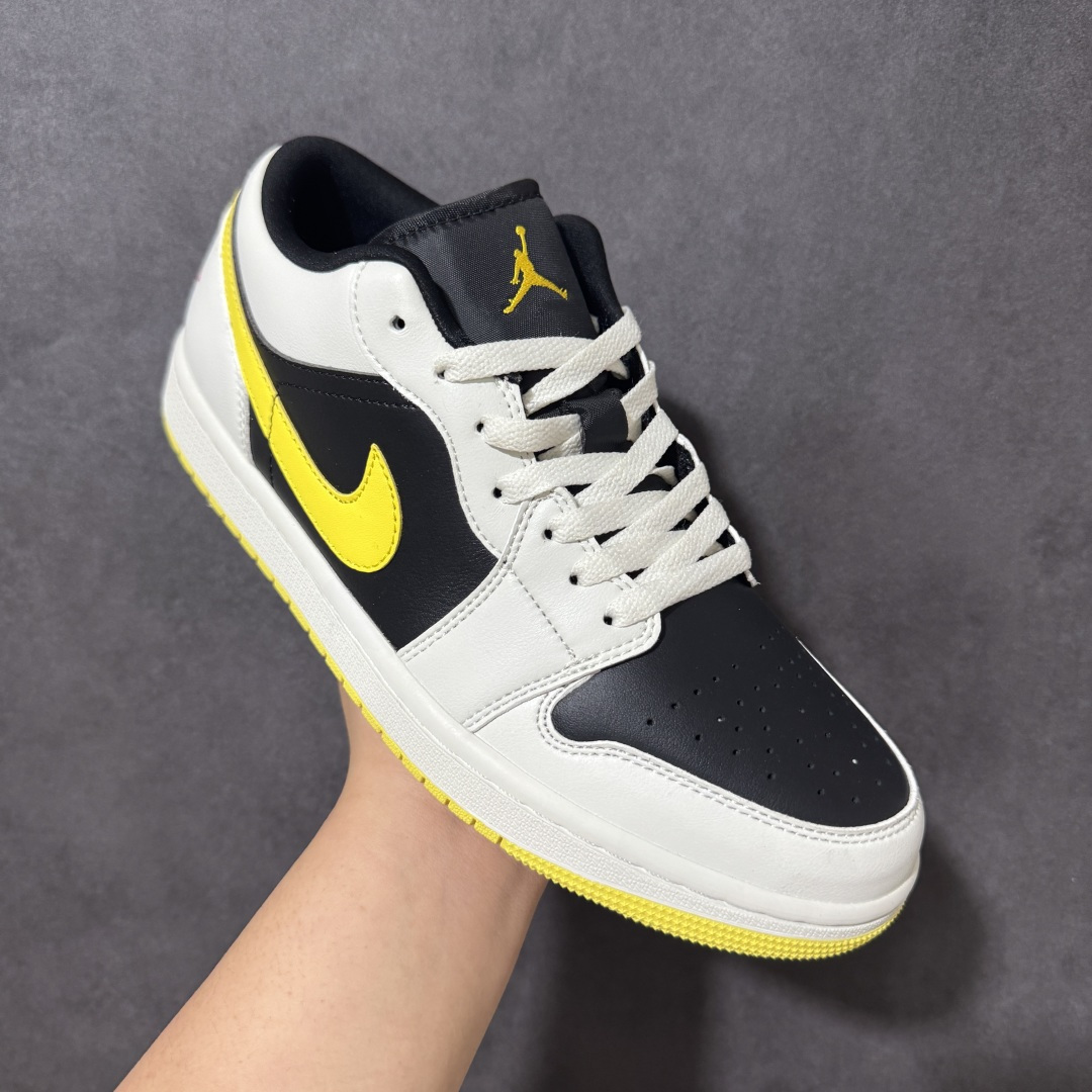图片[3]-【H11版本】Nike Air Jordan 1 Low SE 小倒钩6.0情侣 AJ1 乔一 舒适贴合 防滑耐磨 低帮 复古篮球鞋 男女同款 米黄色 货号：553558-011 尺码：35.5 36 36.5 37.5 38 38.5 39 40 40.5 41 42 42.5 43 44 45 46 47.5 46 47.5 #H11顶级纯原 纯原外贸平台特供订单 #全套原纸板楦头开发 #原厂特供材料配套加持 #确保原汁原味 完美呈现版型 #原档数据独家私模大底 #男女鞋同步官方开发至47.5 #原装进口轻量化鞋垫 #进口港宝加持 后跟自然饱满 还原公司包裹性 #鞋面采用原装数据贴合技术 #全方位贴合包裹脚型 #鞋跟部鞋底牵引设计 #提供强大的抓地性能 #更适应不同实战场地路面-选品中心