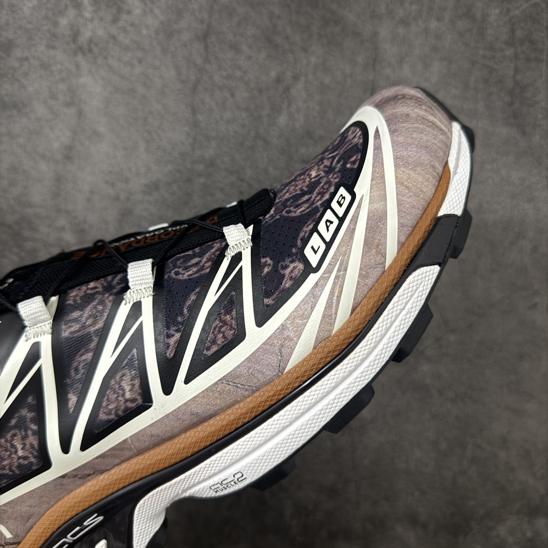 图片[6]-【A1纯原版】Costs x Salomon XT-6 Advanced 萨洛蒙复古潮流户外机能登山跑鞋 纯原外贸平台特供订单 终端供货 耗时半年巨作 全套原纸板楦头开发 原厂特供网布配套加持 确保原汁原味 完美呈现版型 原档数据独家私模五层组合大底 原装Ortholite轻量化鞋垫 中底布带钢印编号 原厂TPU锁扣 进口港宝加持 后跟自然饱满 还原公司包裹性 鞋面以“锯齿”状的包裹系统呈现 在基色底之下加入了各种色点缀 将公司的最新技术和时尚前卫的造型融入耐用的长跑款式中 鞋面由 TPU 薄膜制成 并焊接在高耐磨网眼上 使其既时尚又坚固 由 ACS底盘支撑 可增强稳定性和支撑力 以及由橡胶凸耳 Contragrip外底覆盖的 EVA 缓冲中底 旨在应对崎岖的地形 鞋舌上的彩色Salomon 标签、Quicklace 系统以及鞋头、鞋舌和鞋跟上的附加品牌使细节更加完美 让穿着者可以轻松驾驭户外与通勤下的任何运动生活场景 无缝鞋身户外随意纵横 颜值与脚感兼备 出街通勤 绝对非常吸睛 你值得拥有 尺码：36-46-选品中心