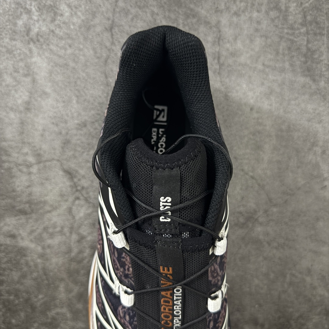 图片[8]-【A1纯原版】Costs x Salomon XT-6 Advanced 萨洛蒙复古潮流户外机能登山跑鞋 纯原外贸平台特供订单 终端供货 耗时半年巨作 全套原纸板楦头开发 原厂特供网布配套加持 确保原汁原味 完美呈现版型 原档数据独家私模五层组合大底 原装Ortholite轻量化鞋垫 中底布带钢印编号 原厂TPU锁扣 进口港宝加持 后跟自然饱满 还原公司包裹性 鞋面以“锯齿”状的包裹系统呈现 在基色底之下加入了各种色点缀 将公司的最新技术和时尚前卫的造型融入耐用的长跑款式中 鞋面由 TPU 薄膜制成 并焊接在高耐磨网眼上 使其既时尚又坚固 由 ACS底盘支撑 可增强稳定性和支撑力 以及由橡胶凸耳 Contragrip外底覆盖的 EVA 缓冲中底 旨在应对崎岖的地形 鞋舌上的彩色Salomon 标签、Quicklace 系统以及鞋头、鞋舌和鞋跟上的附加品牌使细节更加完美 让穿着者可以轻松驾驭户外与通勤下的任何运动生活场景 无缝鞋身户外随意纵横 颜值与脚感兼备 出街通勤 绝对非常吸睛 你值得拥有 尺码：36-46-选品中心