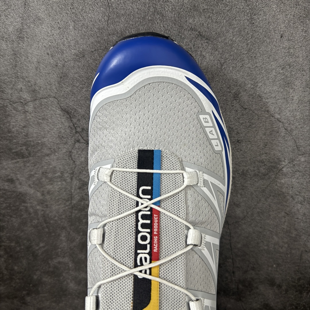 图片[5]-【A1纯原版】Salomon XT-6 Advanced 萨洛蒙复古潮流户外机能登山跑鞋 灰蓝412531 纯原外贸平台特供订单 终端供货 耗时半年巨作 全套原纸板楦头开发 原厂特供网布配套加持 确保原汁原味 完美呈现版型 原档数据独家私模五层组合大底 原装Ortholite轻量化鞋垫 中底布带钢印编号 原厂TPU锁扣 进口港宝加持 后跟自然饱满 还原公司包裹性 鞋面以“锯齿”状的包裹系统呈现 在基色底之下加入了各种色点缀 将公司的最新技术和时尚前卫的造型融入耐用的长跑款式中 鞋面由 TPU 薄膜制成 并焊接在高耐磨网眼上 使其既时尚又坚固 由 ACS底盘支撑 可增强稳定性和支撑力 以及由橡胶凸耳 Contragrip外底覆盖的 EVA 缓冲中底 旨在应对崎岖的地形 鞋舌上的彩色Salomon 标签、Quicklace 系统以及鞋头、鞋舌和鞋跟上的附加品牌使细节更加完美 让穿着者可以轻松驾驭户外与通勤下的任何运动生活场景 无缝鞋身户外随意纵横 颜值与脚感兼备 出街通勤 绝对非常吸睛 你值得拥有 尺码：36-46-选品中心
