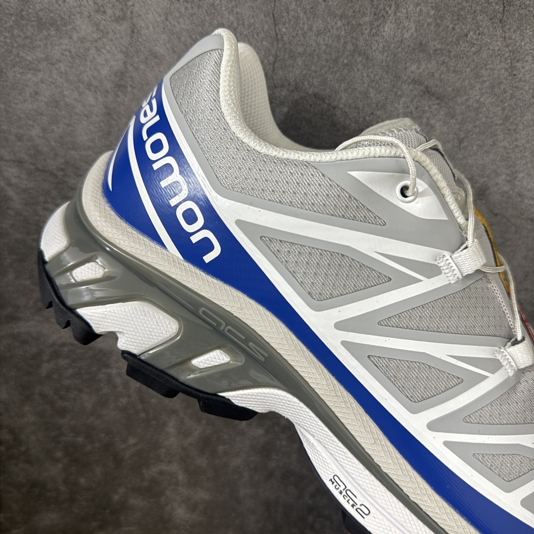 图片[7]-【A1纯原版】Salomon XT-6 Advanced 萨洛蒙复古潮流户外机能登山跑鞋 灰蓝412531 纯原外贸平台特供订单 终端供货 耗时半年巨作 全套原纸板楦头开发 原厂特供网布配套加持 确保原汁原味 完美呈现版型 原档数据独家私模五层组合大底 原装Ortholite轻量化鞋垫 中底布带钢印编号 原厂TPU锁扣 进口港宝加持 后跟自然饱满 还原公司包裹性 鞋面以“锯齿”状的包裹系统呈现 在基色底之下加入了各种色点缀 将公司的最新技术和时尚前卫的造型融入耐用的长跑款式中 鞋面由 TPU 薄膜制成 并焊接在高耐磨网眼上 使其既时尚又坚固 由 ACS底盘支撑 可增强稳定性和支撑力 以及由橡胶凸耳 Contragrip外底覆盖的 EVA 缓冲中底 旨在应对崎岖的地形 鞋舌上的彩色Salomon 标签、Quicklace 系统以及鞋头、鞋舌和鞋跟上的附加品牌使细节更加完美 让穿着者可以轻松驾驭户外与通勤下的任何运动生活场景 无缝鞋身户外随意纵横 颜值与脚感兼备 出街通勤 绝对非常吸睛 你值得拥有 尺码：36-46-选品中心