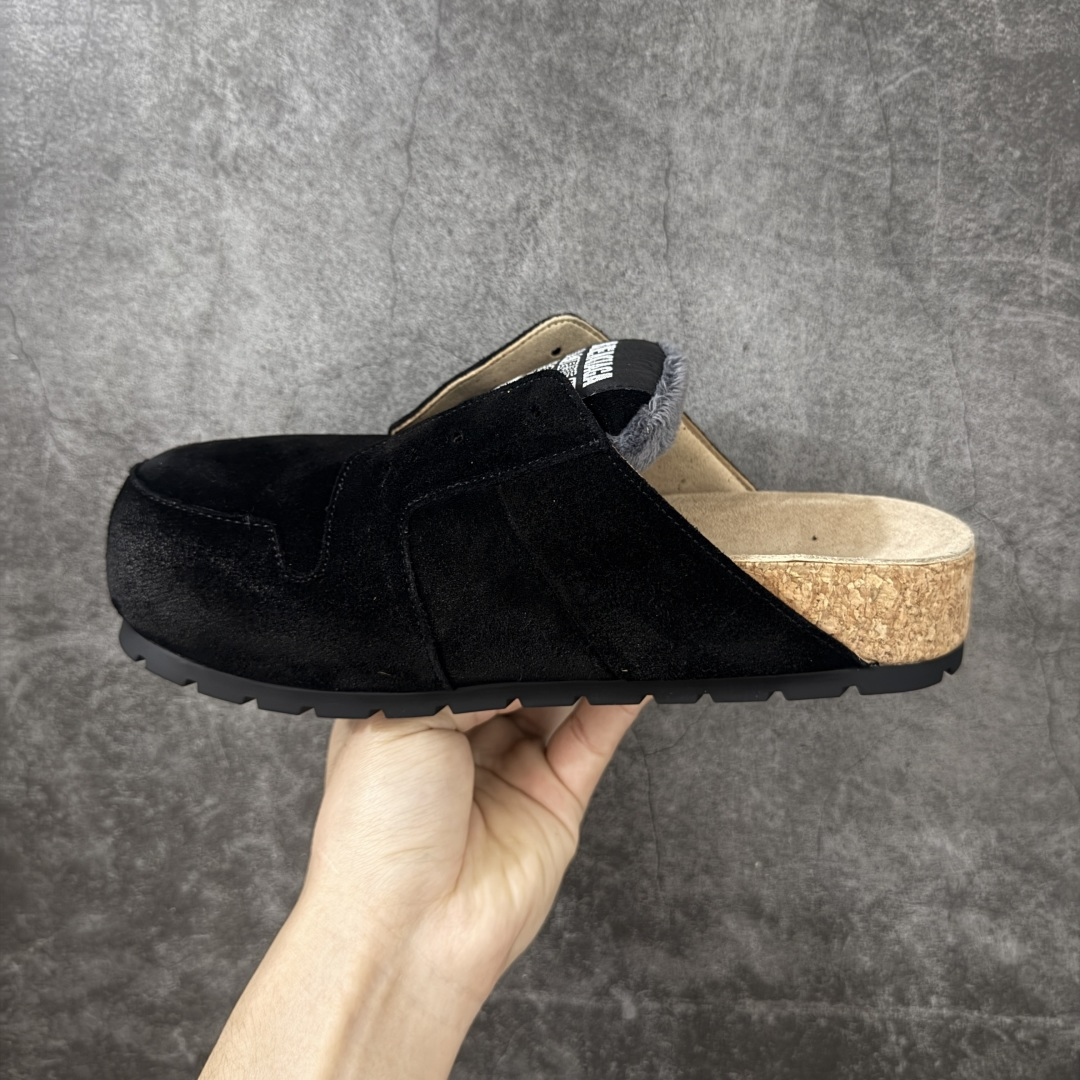 图片[2]-【莞产G版】Balenciaga Dumbo 巴黎世家小牛皮做旧效果 明线缝制穆勒鞋包头拖鞋 Balenciaga是由被誉为代表二十世纪的伟大天才设计师 Cristobal Balenciaga 创立的，在品牌创立的大半个世纪以来，巴黎世家一直以时尚、典雅闻名于时装界，它的主题产品有女士和男士提包、机车包、鞋子和时装，在15年王大仁卸任品牌设计师后，品牌的风格发生了翻天覆地的变化，凭借着人气超高的街头风T恤、老爹鞋等迅速霸屏各大时装周和时尚圈。 尺码：35/45-选品中心