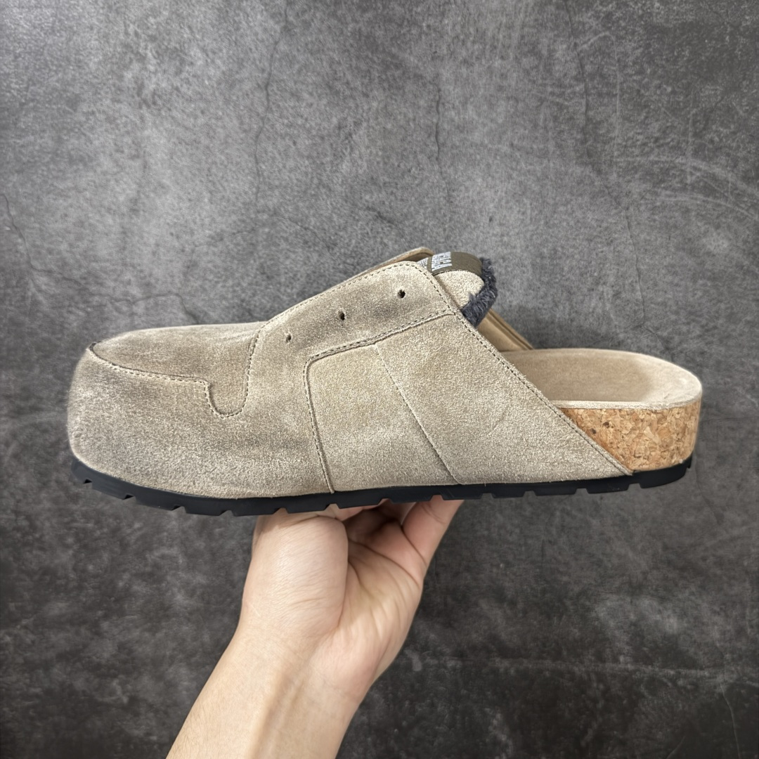 图片[2]-【莞产G版】Balenciaga Dumbo 巴黎世家小牛皮做旧效果 明线缝制穆勒鞋包头拖鞋 Balenciaga是由被誉为代表二十世纪的伟大天才设计师 Cristobal Balenciaga 创立的，在品牌创立的大半个世纪以来，巴黎世家一直以时尚、典雅闻名于时装界，它的主题产品有女士和男士提包、机车包、鞋子和时装，在15年王大仁卸任品牌设计师后，品牌的风格发生了翻天覆地的变化，凭借着人气超高的街头风T恤、老爹鞋等迅速霸屏各大时装周和时尚圈。 尺码：35/45-选品中心
