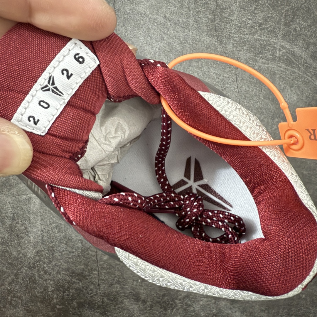 图片[8]-【Star版本】NK Zoom Kobe ZK5 科比5代 银红 IM0557-001 完美复刻公司货 前掌超大Zoom Turbo气垫 后掌EVA缓震 真正的原汁原味 还原ZP脚感 全身鞋材卡料色独家定制 唯一正确喷漆工艺Swoosh 正确凹凸蛇鳞工艺 正确鞋面渐变效果 内全置真动飞态线 独立原厂模具 最大尺码达到48.5码 首批不拼图大几率过验 亲测已过 支持各种高强度实战 无需担心 上脚价 补货周期极长 脚宽建议买大半码 科比系列前掌偏窄 不影响二次销售 支持七天无理由退换 尺码：40 40.5 41 42 42.5 43 44 44.5 45 45.5 46 47.5 48.5-选品中心
