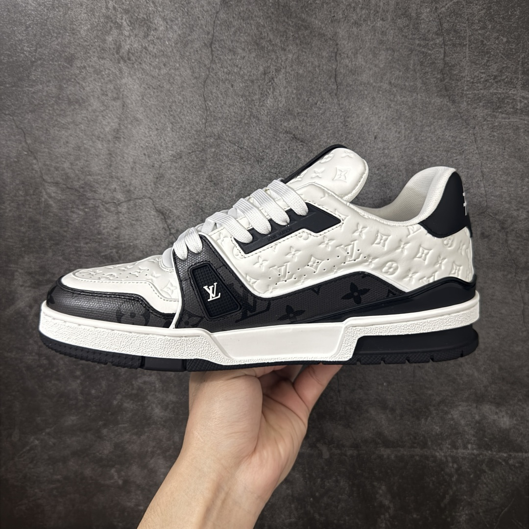 图片[2]-【PK纯原版】Louis Vuitton 路易威登 LV Trainer 低帮休闲板鞋 同步官方2025最新原版包装 海淘代购同渠道品质 高端零售 外贸充正专供 原版购入开发 ZP级全套包装 完美楦型 正确卡色 大底TPU 质感媲美原版 细节与原版一致 请注意区分市面通货材 尺码：39 40 41 42 43 44 45 46-选品中心