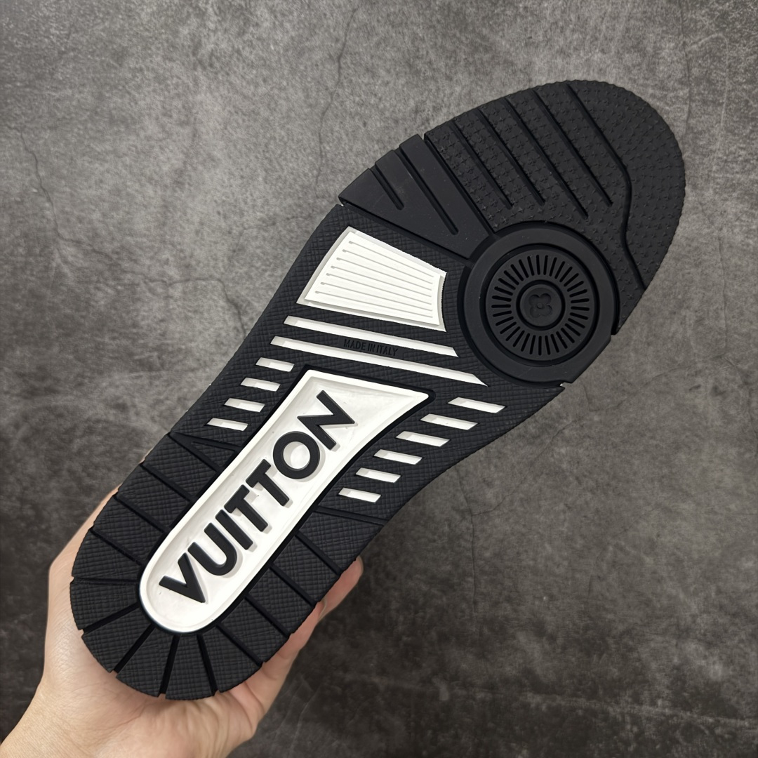 图片[9]-【PK纯原版】Louis Vuitton 路易威登 LV Trainer 低帮休闲板鞋 同步官方2025最新原版包装 海淘代购同渠道品质 高端零售 外贸充正专供 原版购入开发 ZP级全套包装 完美楦型 正确卡色 大底TPU 质感媲美原版 细节与原版一致 请注意区分市面通货材 尺码：39 40 41 42 43 44 45 46-选品中心