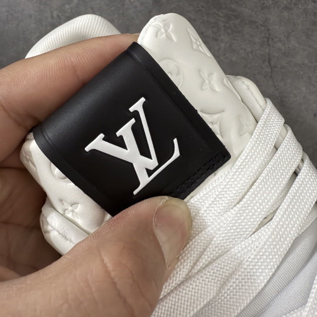 图片[7]-【PK纯原版】Louis Vuitton 路易威登 LV Trainer 低帮休闲板鞋 同步官方2025最新原版包装 海淘代购同渠道品质 高端零售 外贸充正专供 原版购入开发 ZP级全套包装 完美楦型 正确卡色 大底TPU 质感媲美原版 细节与原版一致 请注意区分市面通货材 尺码：39 40 41 42 43 44 45 46-选品中心