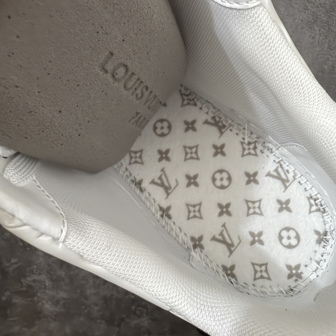 图片[10]-【PK纯原版】Louis Vuitton 路易威登 LV Trainer 低帮休闲板鞋 同步官方2025最新原版包装 海淘代购同渠道品质 高端零售 外贸充正专供 原版购入开发 ZP级全套包装 完美楦型 正确卡色 大底TPU 质感媲美原版 细节与原版一致 请注意区分市面通货材 尺码：39 40 41 42 43 44 45 46-选品中心