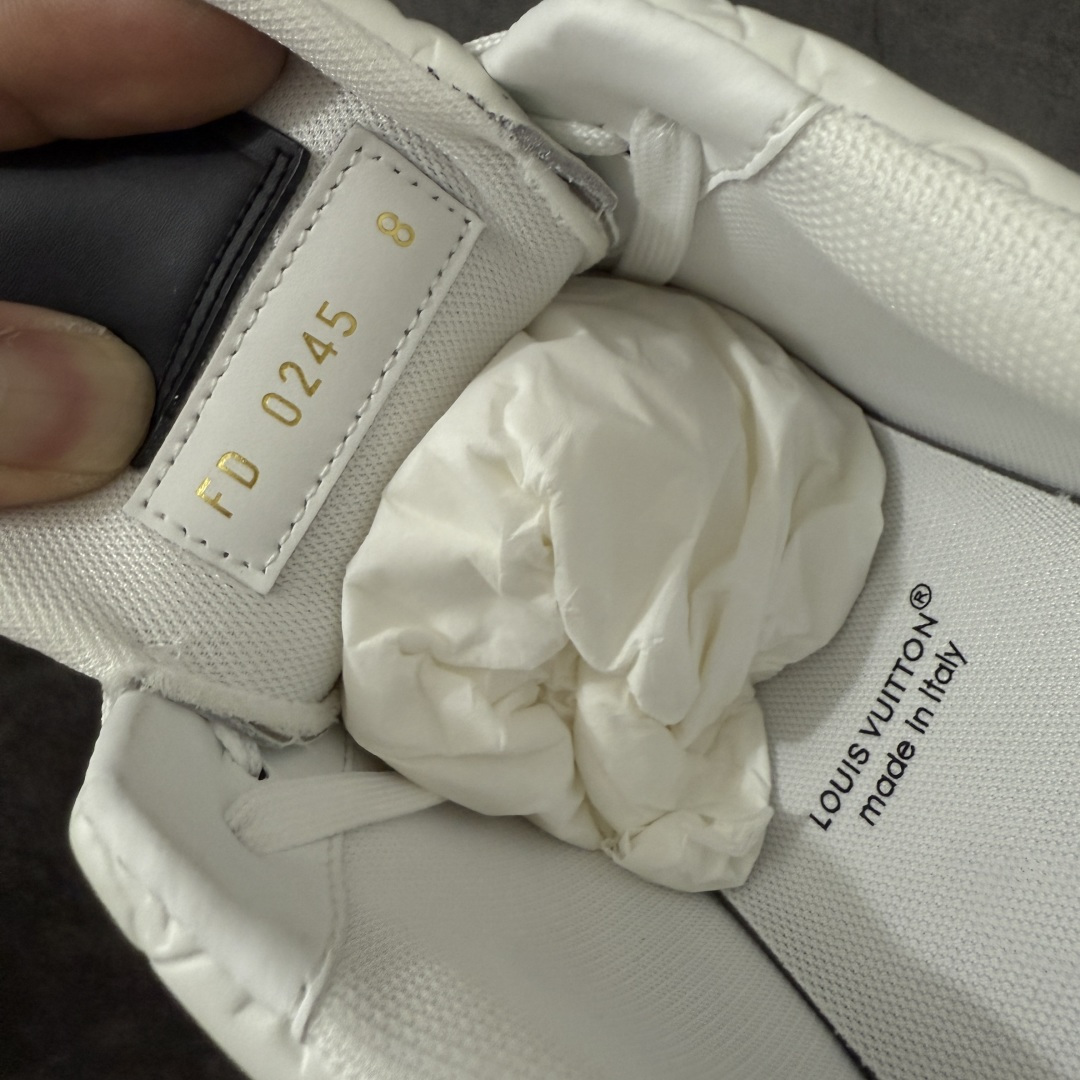 图片[8]-【PK纯原版】Louis Vuitton 路易威登 LV Trainer 低帮休闲板鞋 同步官方2025最新原版包装 海淘代购同渠道品质 高端零售 外贸充正专供 原版购入开发 ZP级全套包装 完美楦型 正确卡色 大底TPU 质感媲美原版 细节与原版一致 请注意区分市面通货材 尺码：39 40 41 42 43 44 45 46-选品中心