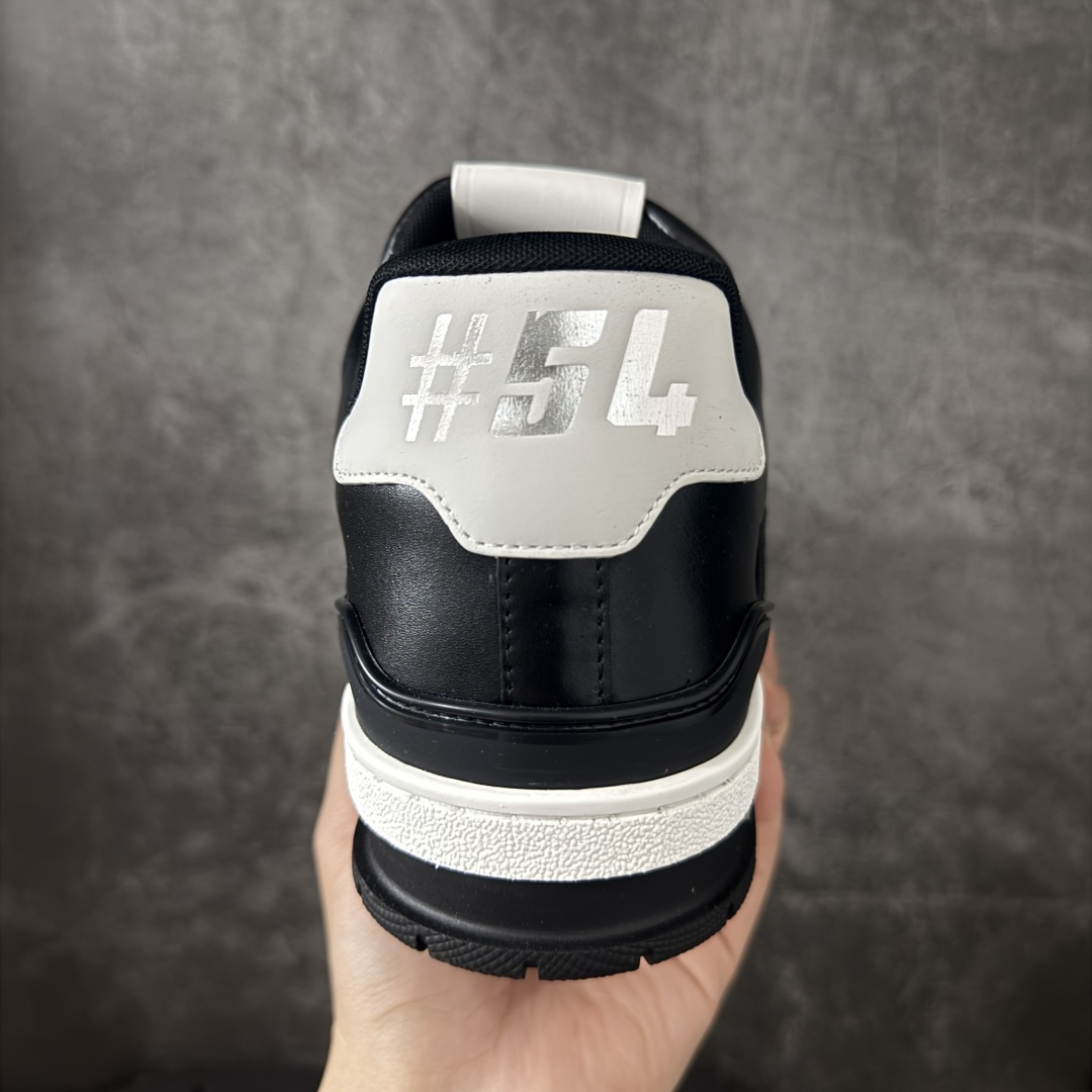 图片[4]-【PK纯原版】Louis Vuitton 路易威登 LV Trainer 低帮休闲板鞋 同步官方2025最新原版包装 海淘代购同渠道品质 高端零售 外贸充正专供 原版购入开发 ZP级全套包装 完美楦型 正确卡色 大底TPU 质感媲美原版 细节与原版一致 请注意区分市面通货材 尺码：39 40 41 42 43 44 45 46-选品中心