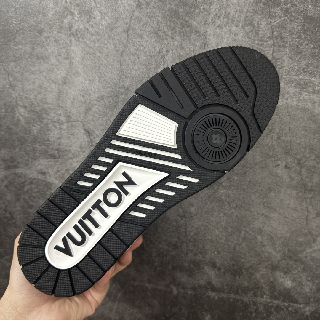 图片[9]-【PK纯原版】Louis Vuitton 路易威登 LV Trainer 低帮休闲板鞋 同步官方2025最新原版包装 海淘代购同渠道品质 高端零售 外贸充正专供 原版购入开发 ZP级全套包装 完美楦型 正确卡色 大底TPU 质感媲美原版 细节与原版一致 请注意区分市面通货材 尺码：39 40 41 42 43 44 45 46-选品中心