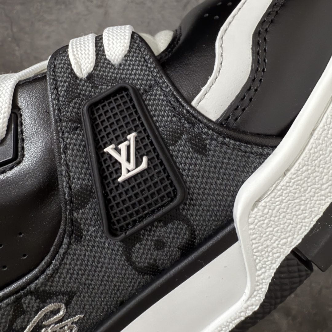 图片[5]-【PK纯原版】Louis Vuitton 路易威登 LV Trainer 低帮休闲板鞋 同步官方2025最新原版包装 海淘代购同渠道品质 高端零售 外贸充正专供 原版购入开发 ZP级全套包装 完美楦型 正确卡色 大底TPU 质感媲美原版 细节与原版一致 请注意区分市面通货材 尺码：39 40 41 42 43 44 45 46-选品中心