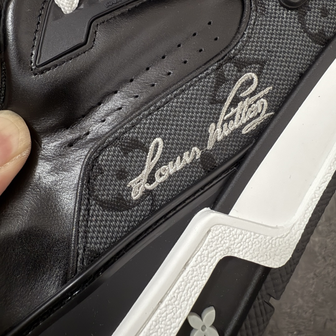 图片[4]-【PK纯原版】Louis Vuitton 路易威登 LV Trainer 低帮休闲板鞋 同步官方2025最新原版包装 海淘代购同渠道品质 高端零售 外贸充正专供 原版购入开发 ZP级全套包装 完美楦型 正确卡色 大底TPU 质感媲美原版 细节与原版一致 请注意区分市面通货材 尺码：39 40 41 42 43 44 45 46-选品中心