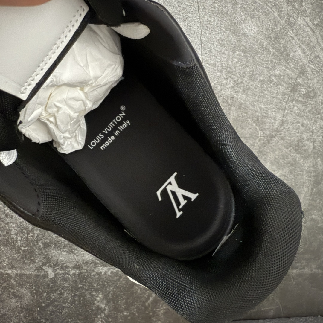 图片[9]-【PK纯原版】Louis Vuitton 路易威登 LV Trainer 低帮休闲板鞋 同步官方2025最新原版包装 海淘代购同渠道品质 高端零售 外贸充正专供 原版购入开发 ZP级全套包装 完美楦型 正确卡色 大底TPU 质感媲美原版 细节与原版一致 请注意区分市面通货材 尺码：39 40 41 42 43 44 45 46-选品中心