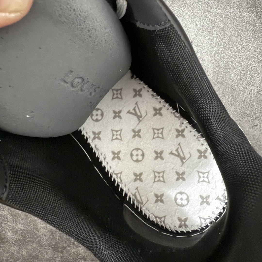 图片[10]-【PK纯原版】Louis Vuitton 路易威登 LV Trainer 低帮休闲板鞋 同步官方2025最新原版包装 海淘代购同渠道品质 高端零售 外贸充正专供 原版购入开发 ZP级全套包装 完美楦型 正确卡色 大底TPU 质感媲美原版 细节与原版一致 请注意区分市面通货材 尺码：39 40 41 42 43 44 45 46-选品中心