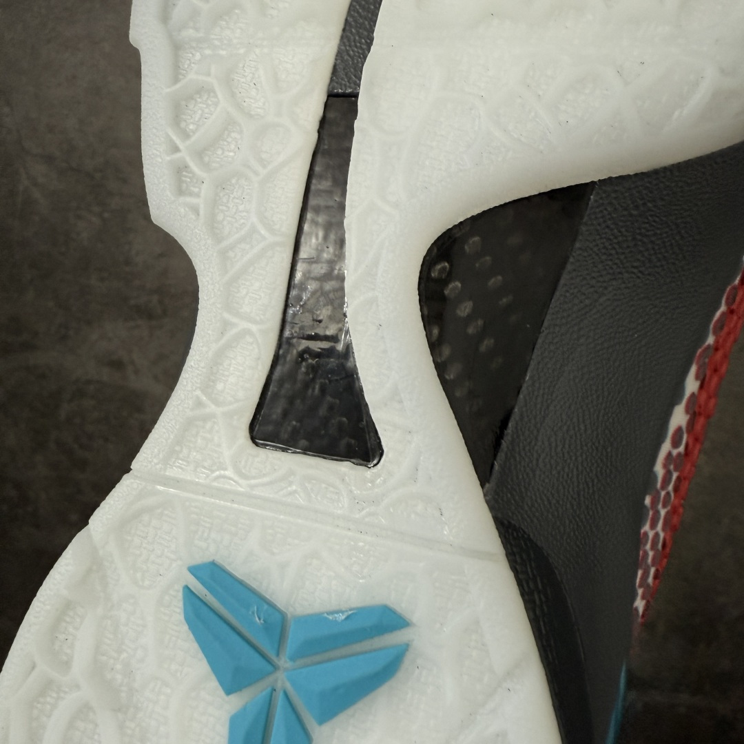 图片[9]-【GX纯原】Nike Kobe VI 科比6科比六 \” All-star \” 实战篮球鞋裸眼3D红蓝鸳鸯 IQ3902-002 完美复刻公司货 前掌超大Zoom Turbo气垫 后掌EVA缓震 真正的原汁原味 还原ZP脚感 全身鞋材卡料色独家定制 唯一正确喷漆工艺Swoosh 正确凹凸蛇鳞工艺 正确鞋面渐变效果 内全置真动飞态线 独立原厂模具 最大尺码达到48.5码 首批不拼图大几率过验 亲测已过 支持各种高强度实战 无需担心 上脚价 补货周期极长 脚宽建议买大半码 科比系列前掌偏窄 不影响二次销售 支持七天无理由退换 尺码：40 40.5 41 42 42.5 43 44 44.5 45 45.5 46 47.5 48.5 49.6 50.5-选品中心