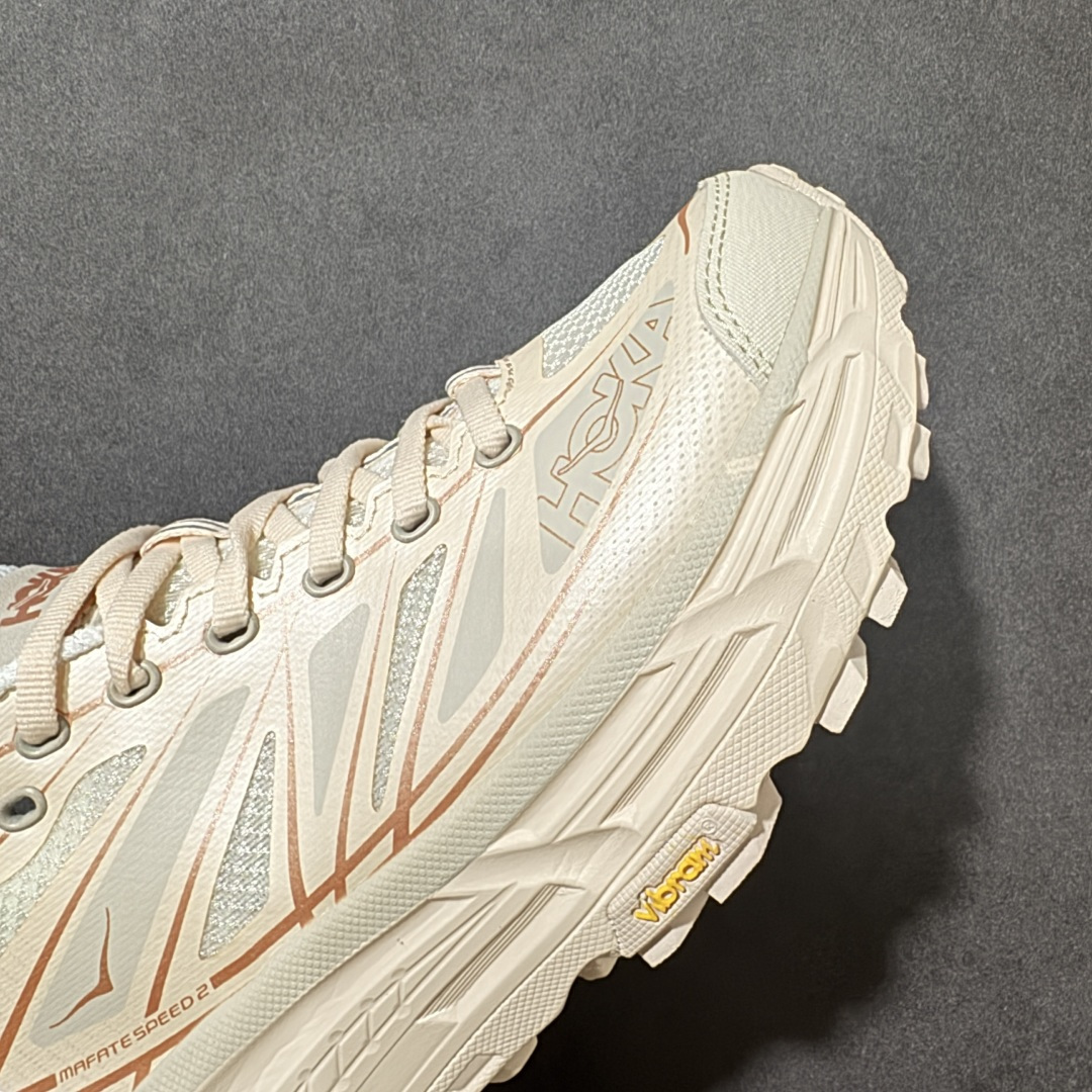 图片[8]-【公司级】Hoka Mafate Speed 2 马法特二代超轻厚底轻量山地跑步鞋 1126851  #轻量化材料Fresh Foam。超轻量中底全部用料过3C认证！ 滚动平衡科技减少33%能量消耗 ！第二代Mafate更是延续精髓设计，并调整了整体的鞋型，修身的鞋型，更加灵巧的感觉一下子来了。外底韧弹感十足的EVA泡绵，结合Vibram橡胶大底，性能稳定输出，无论是平时穿着还是在潮湿的梅雨季节跑步，都是非常优秀的搭配。  尺码：36-45半-选品中心