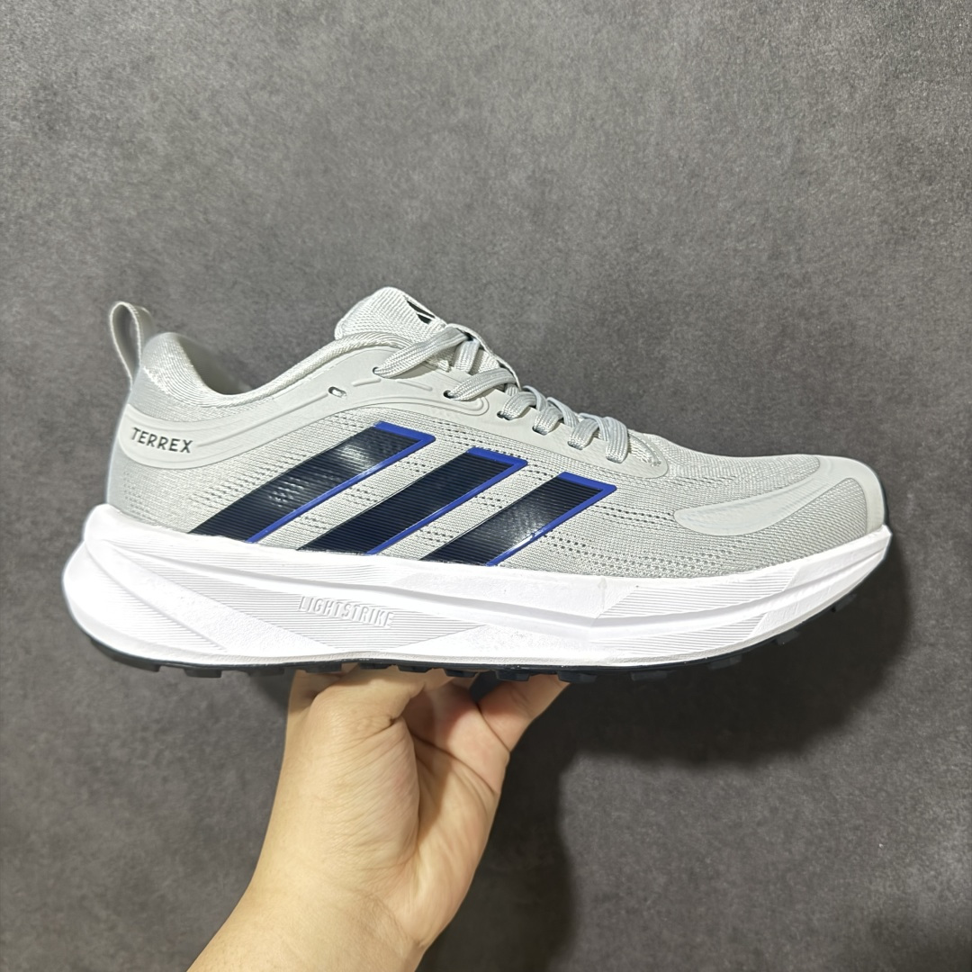 【公司级】阿迪达斯 ADIDAS 男鞋 TERREX AGRAVIC LT 户外超轻缓震回弹越野跑鞋网材鞋面 在户外环境保持舒适脚感，中底采用 Lightstrike 轻质泡棉材料，提供缓冲的同时增加能量反馈，其特点主要表现为韧劲十足、重量轻、耐造，适合长时间户外运动。时尚潮流，易于搭配，运动款式。 货号：D26885 尺码： 40-45 编码： MGB260270-选品中心