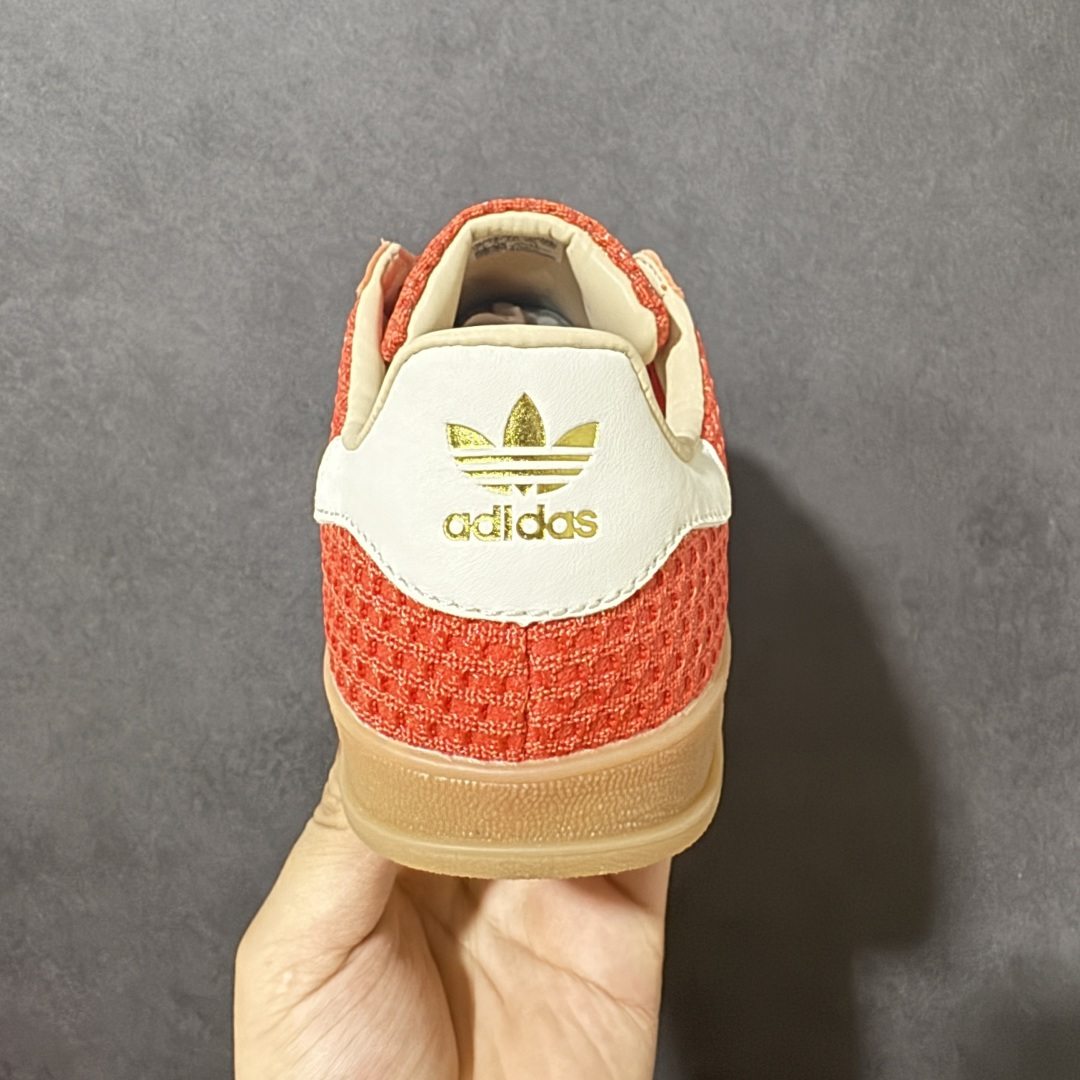 图片[4]-【公司级】Adidas Originals Gazelle INdoor 三叶草休闲防滑耐磨低帮板鞋 鞋头出色设计 塑就出众贴合感 稳固的后跟贴合足部曲线设计 软弹舒适 不易磨脚 橡胶鞋底配合防滑纹路设计 平稳抓地 货号：JS0713 尺码：35.5 36 36.5 37 38 38.5 39 40 40.5 41 42 42.5 43 44 45-选品中心